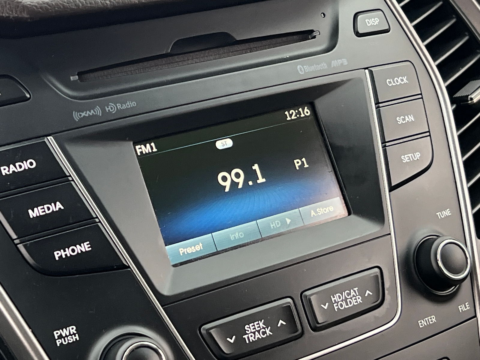 Thumbnail: 2015 Hyundai Santa Fe - 4