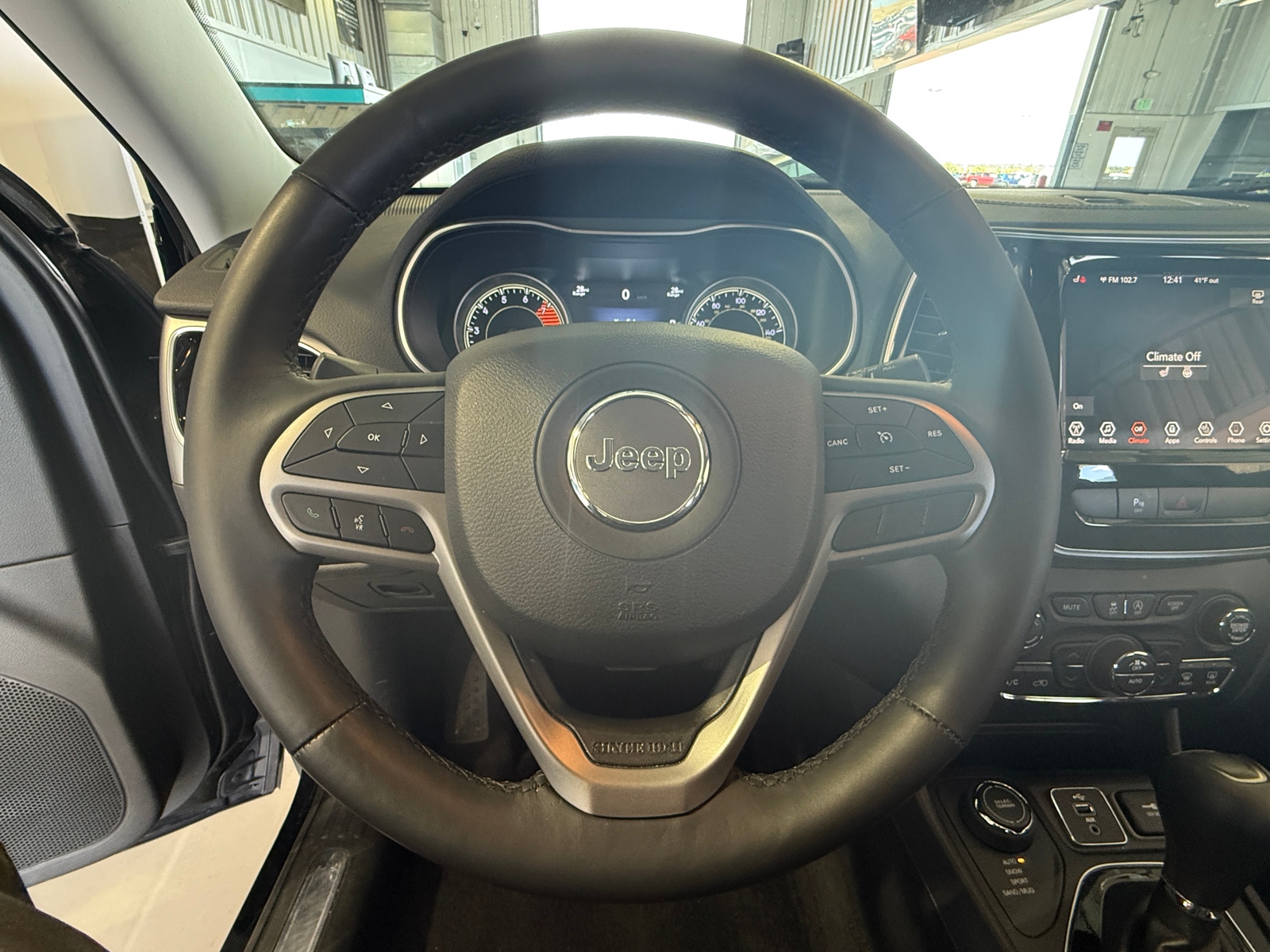 Thumbnail: 2019 Jeep Cherokee - 4