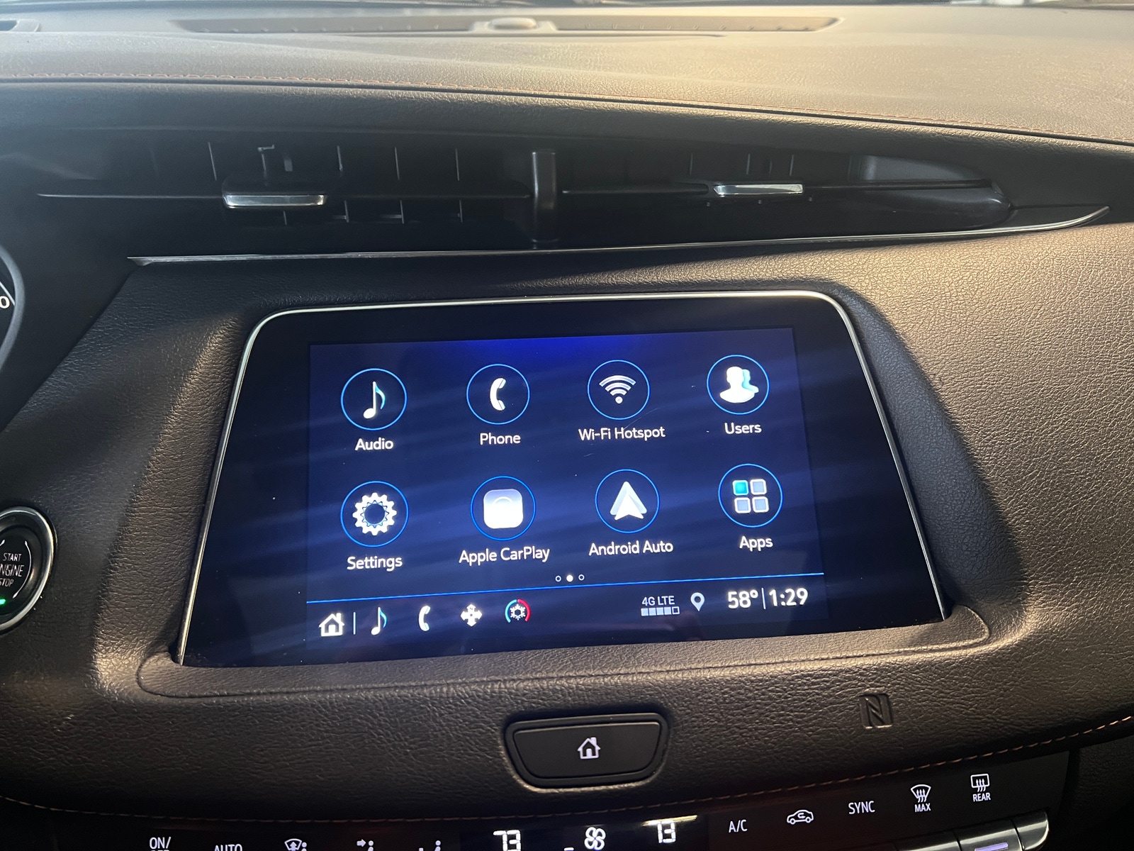Thumbnail: 2019 Cadillac XT4 - 3
