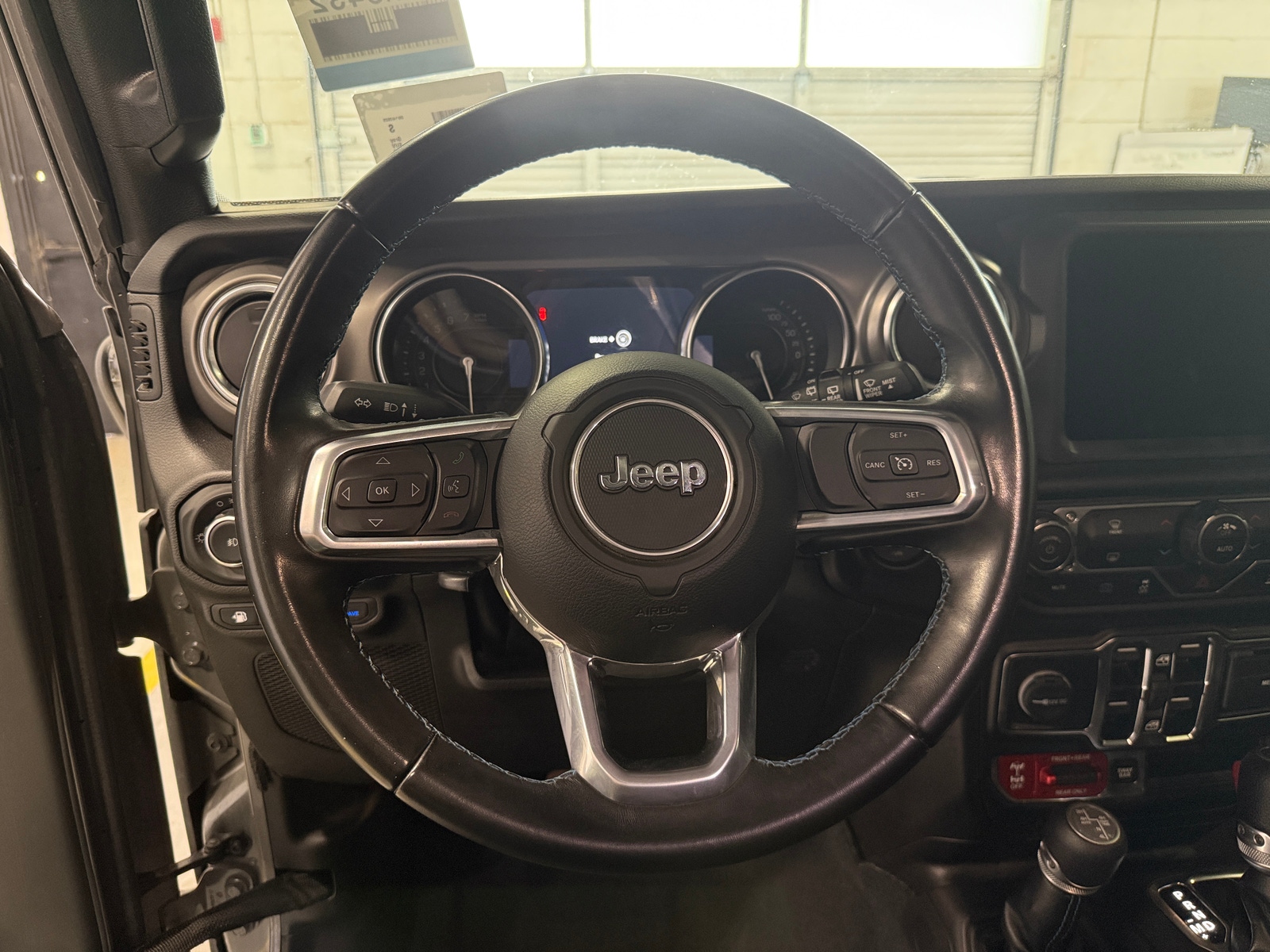 Thumbnail: 2022 Jeep Wrangler - 5