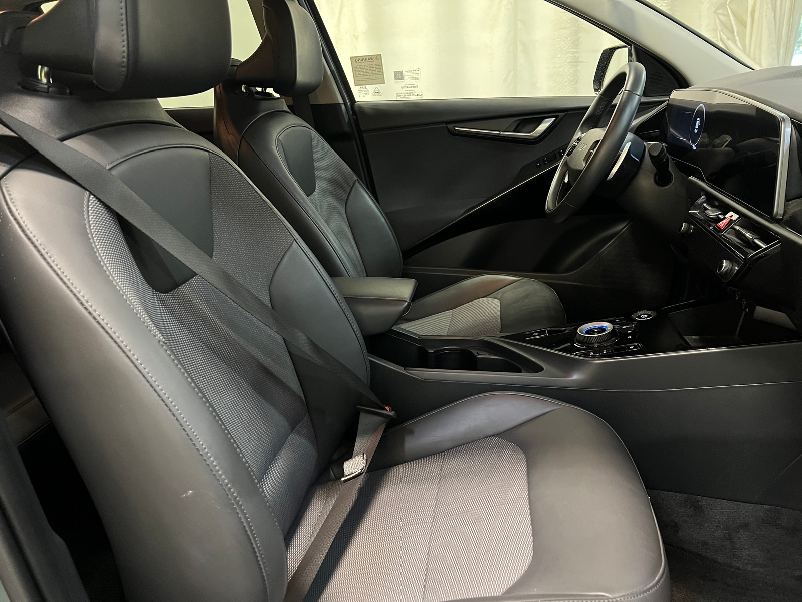 Thumbnail: 2023 Kia Niro - 2