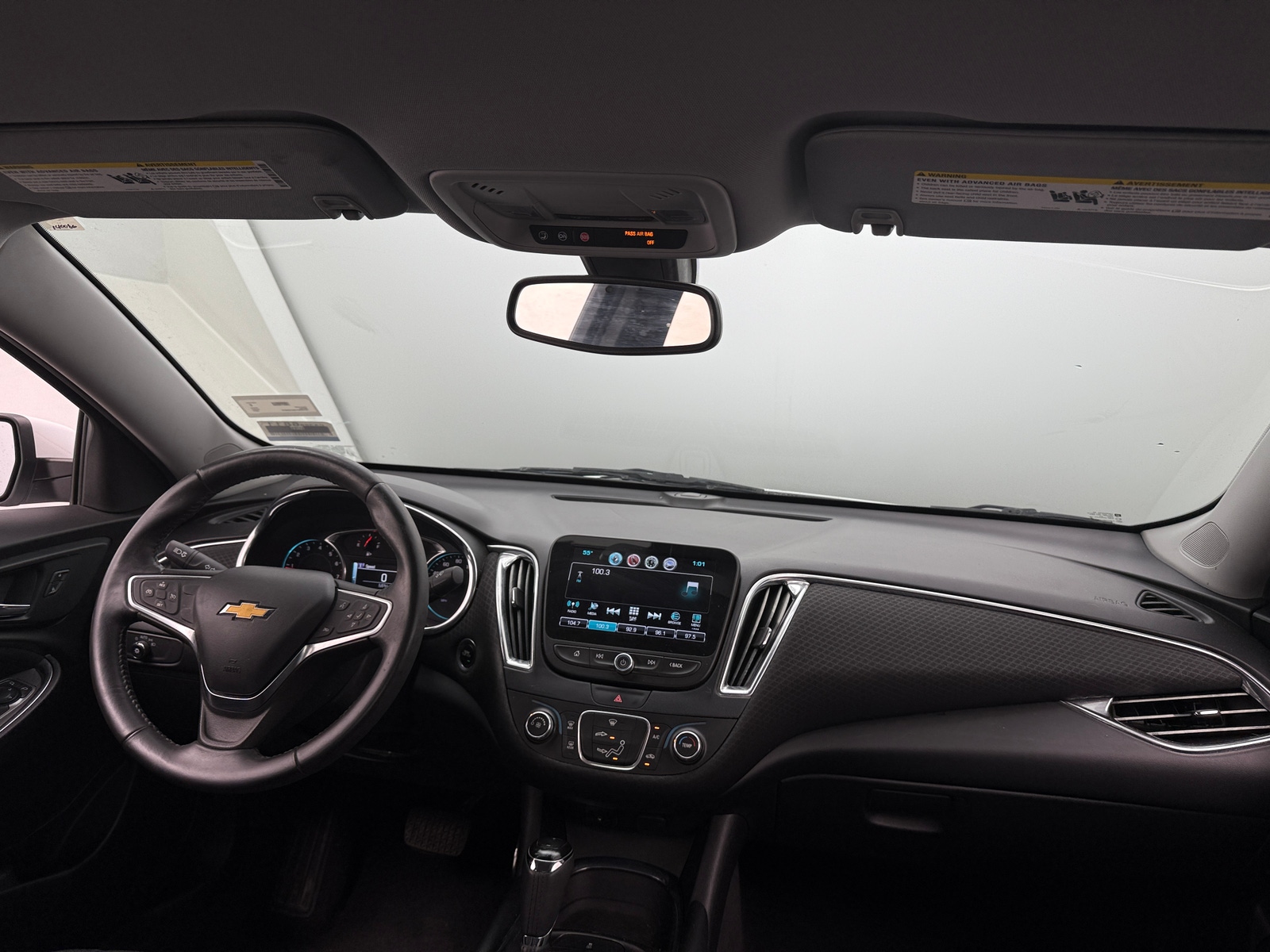 Thumbnail: 2017 Chevrolet Malibu - 3
