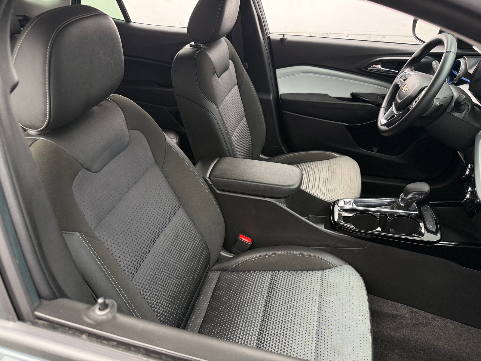 Thumbnail: 2025 Chevrolet Trax - 2