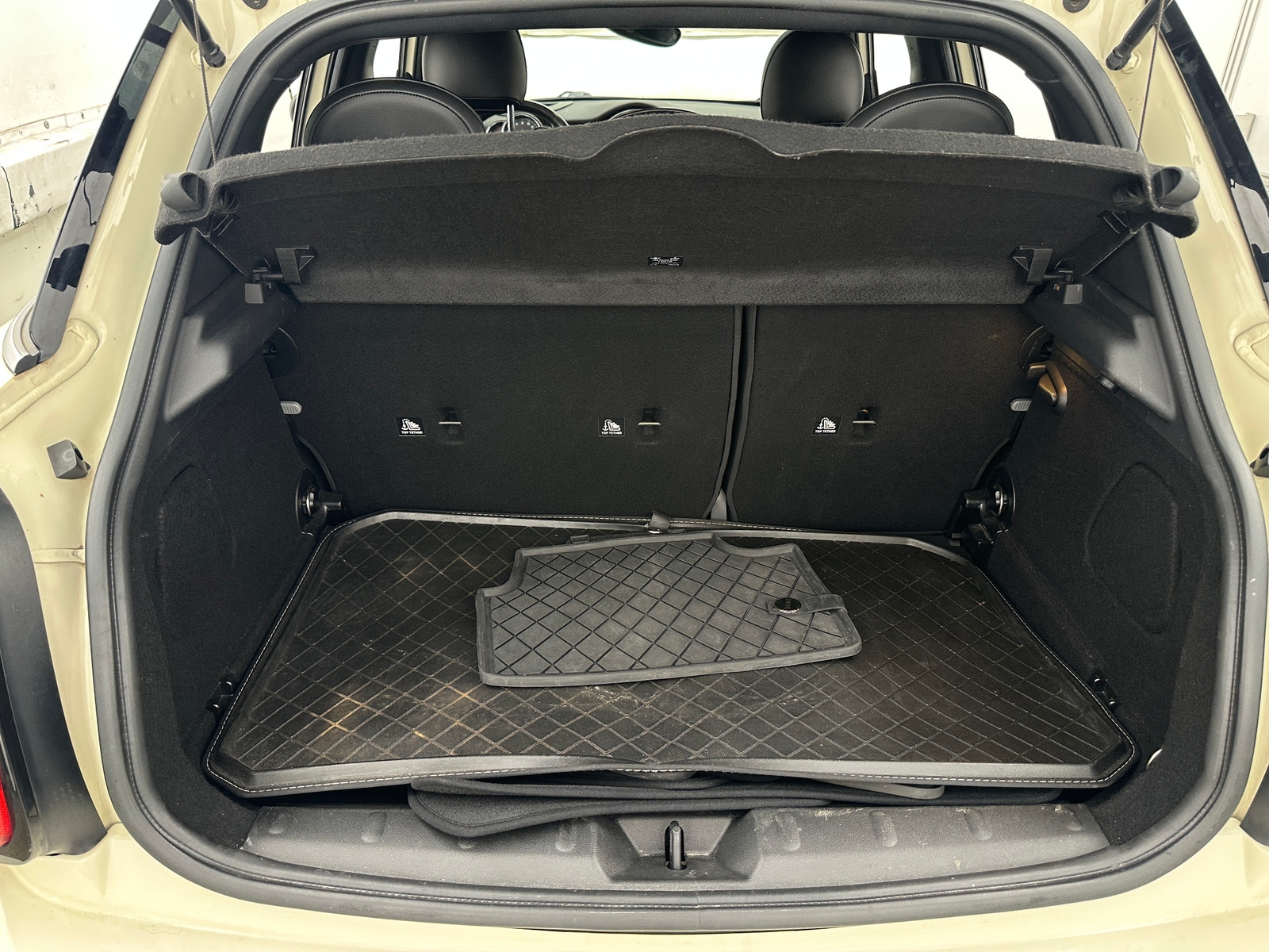 Thumbnail: 2019 MINI Cooper Hardtop - 6