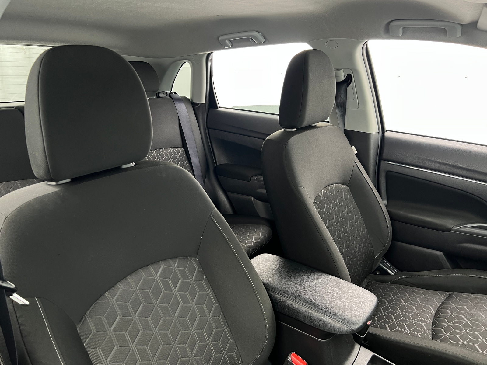 Thumbnail: 2023 Mitsubishi Outlander Sport - 2