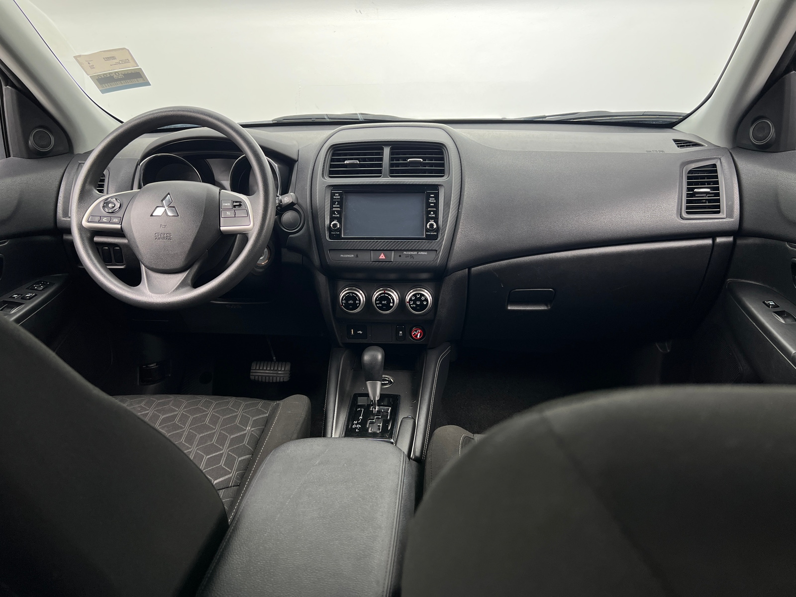 Thumbnail: 2023 Mitsubishi Outlander Sport - 3