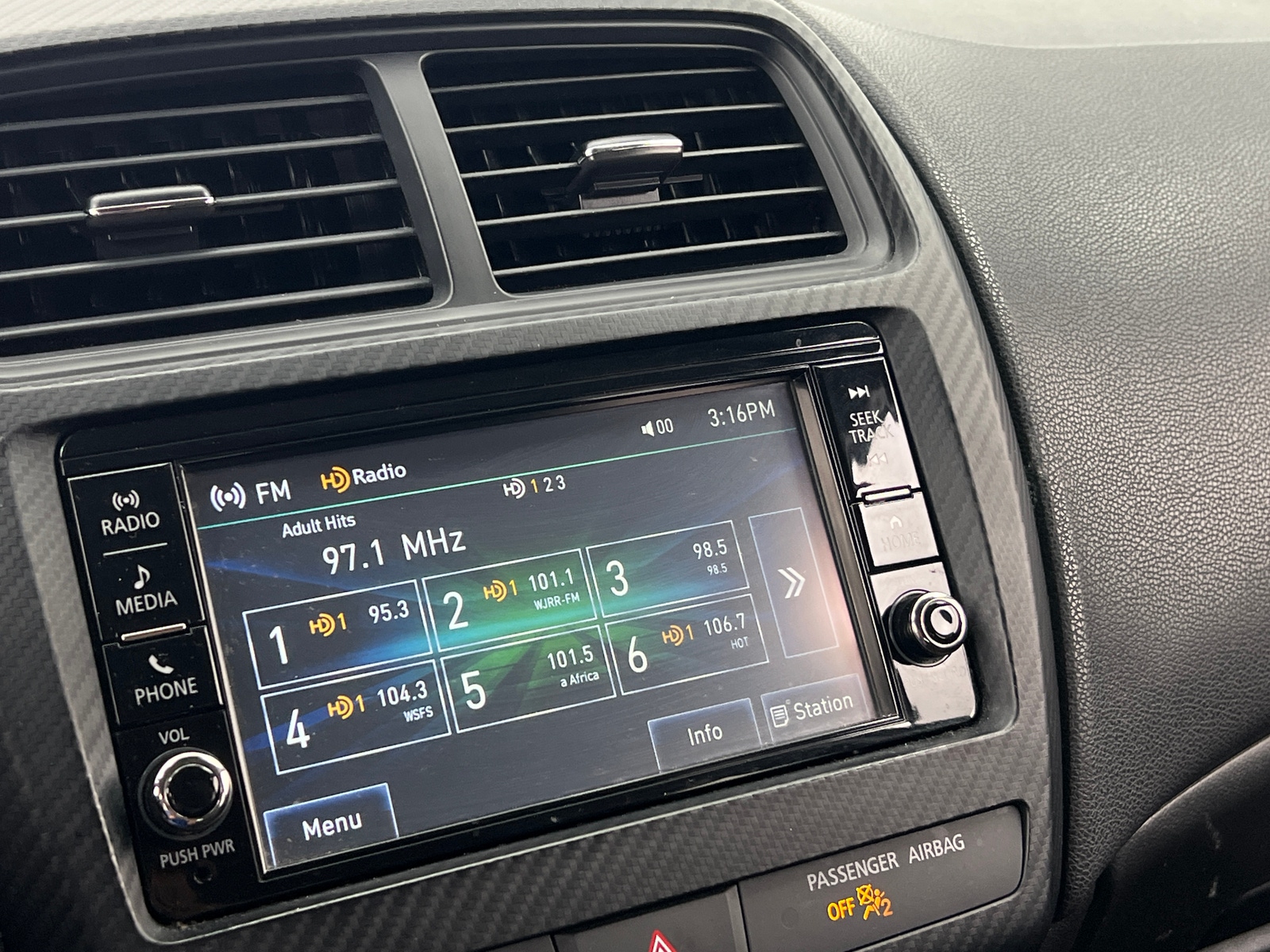 Thumbnail: 2023 Mitsubishi Outlander Sport - 4