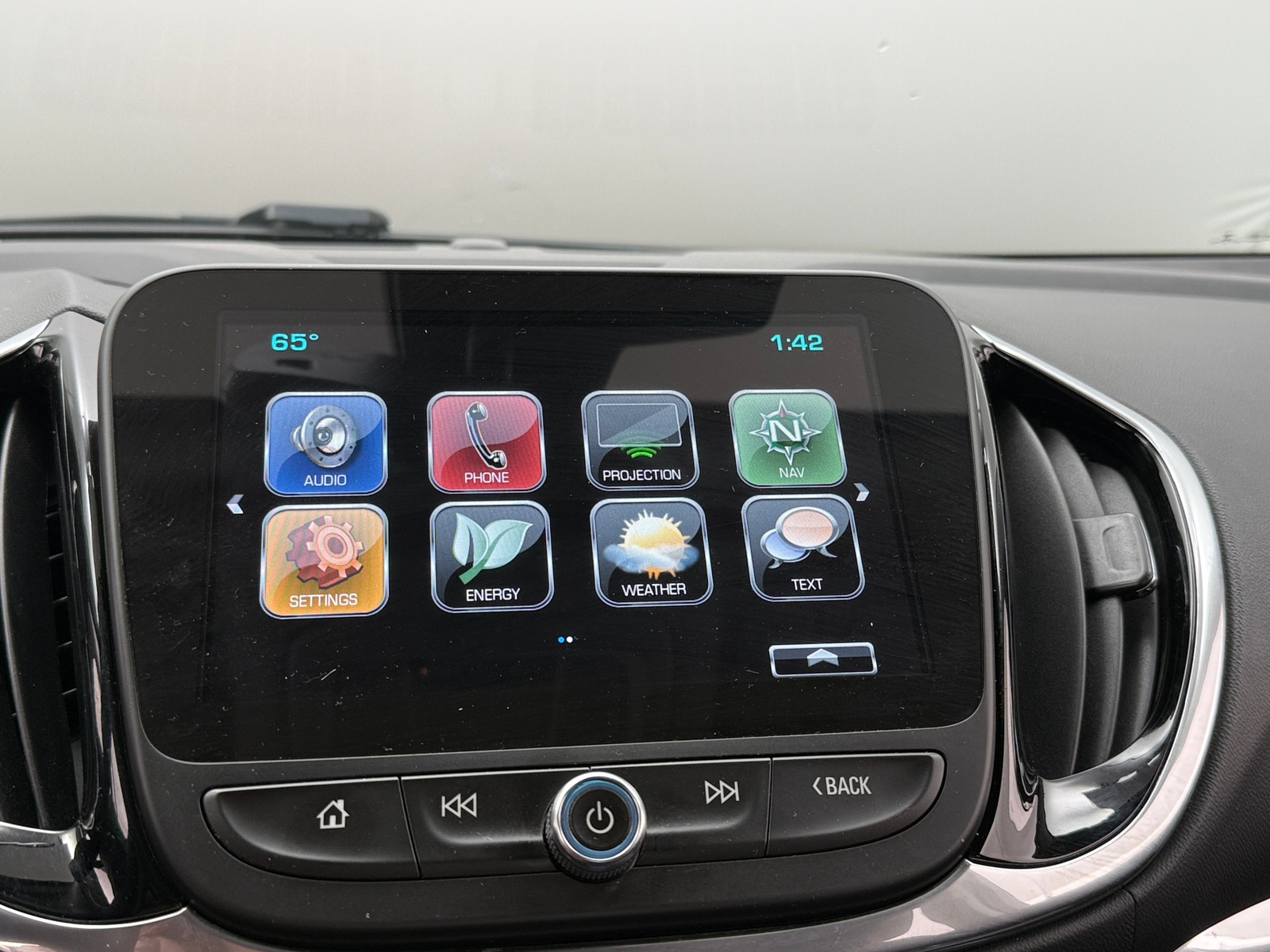 Thumbnail: 2017 Chevrolet Volt - 3