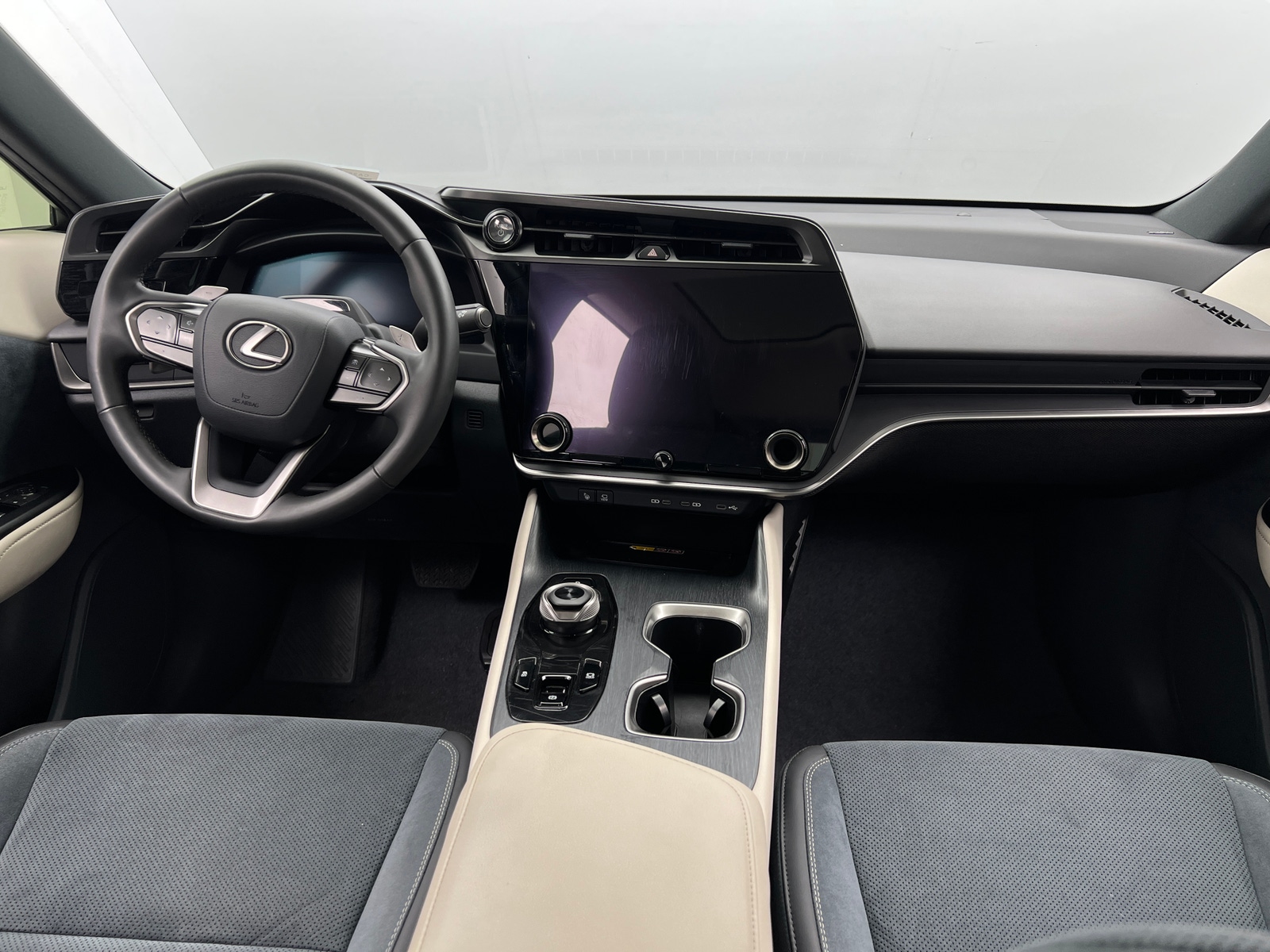 Thumbnail: 2023 Lexus RZ - 3