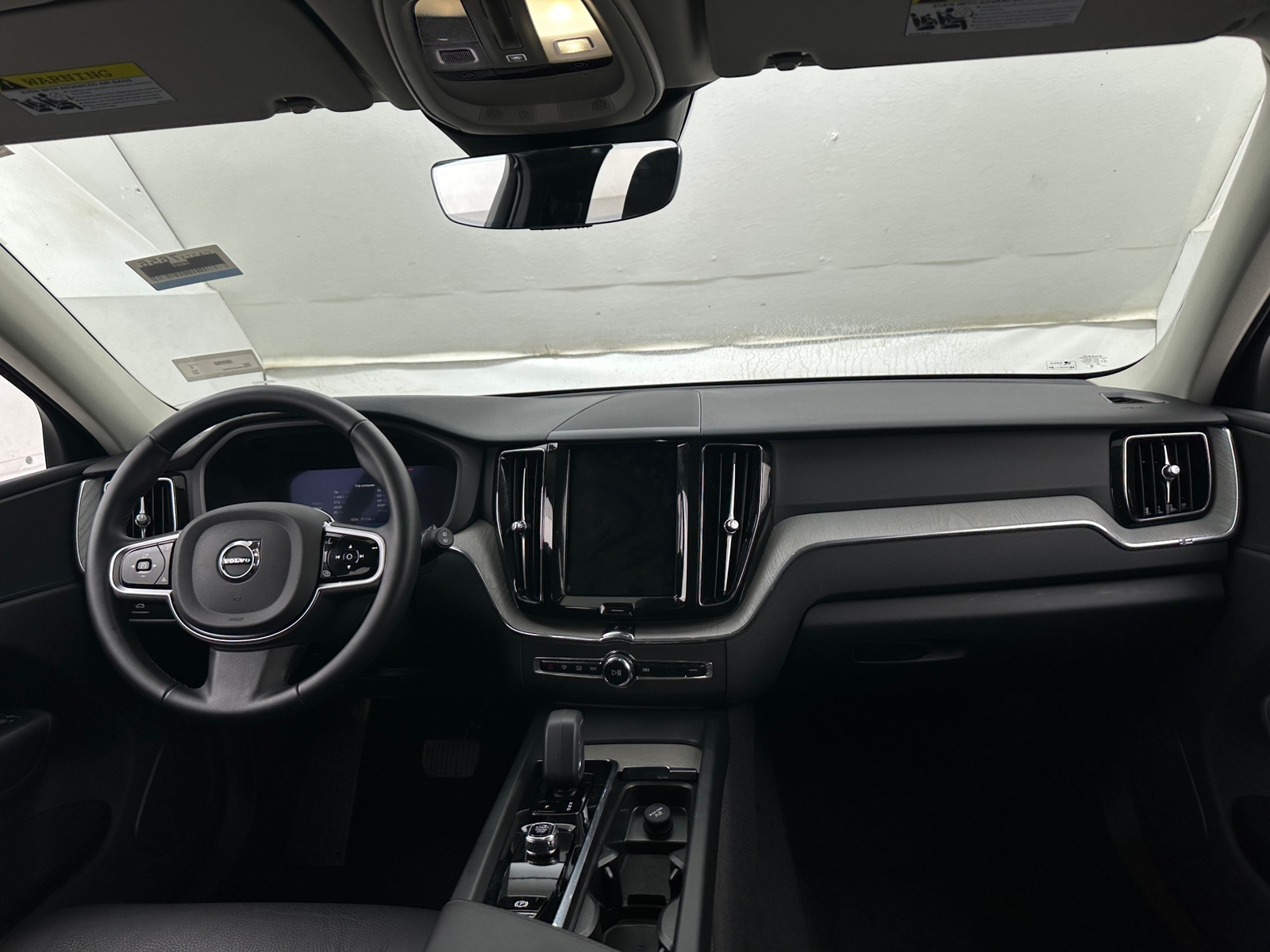 Thumbnail: 2025 Volvo XC60 - 2