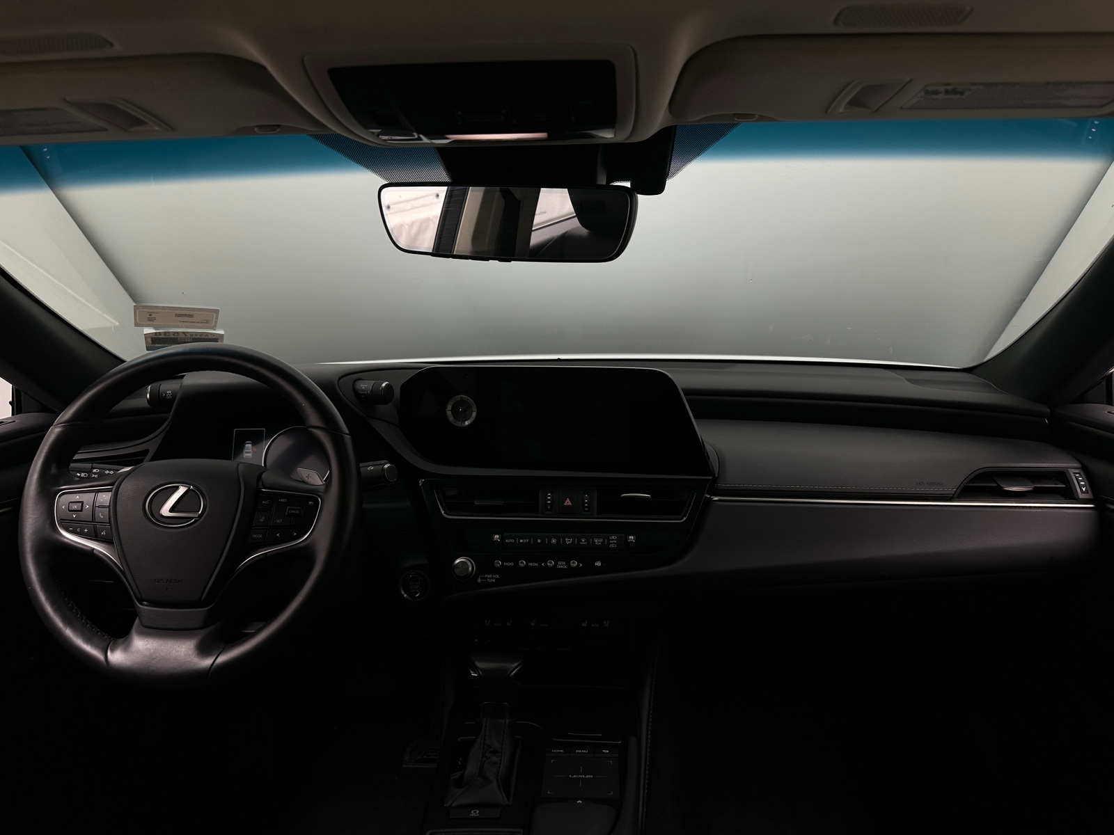 Thumbnail: 2022 Lexus ES - 2