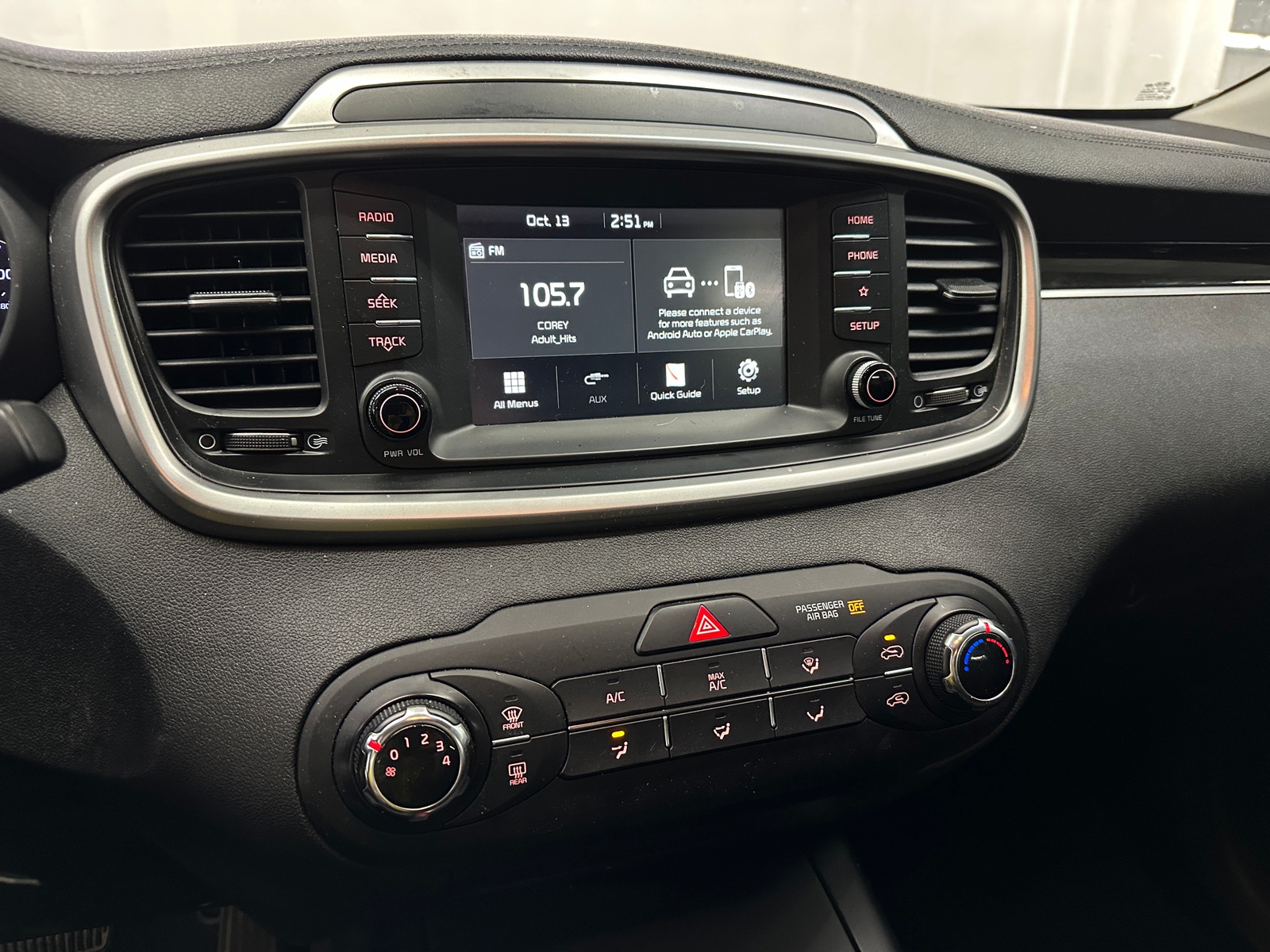 Thumbnail: 2019 Kia Sorento - 4