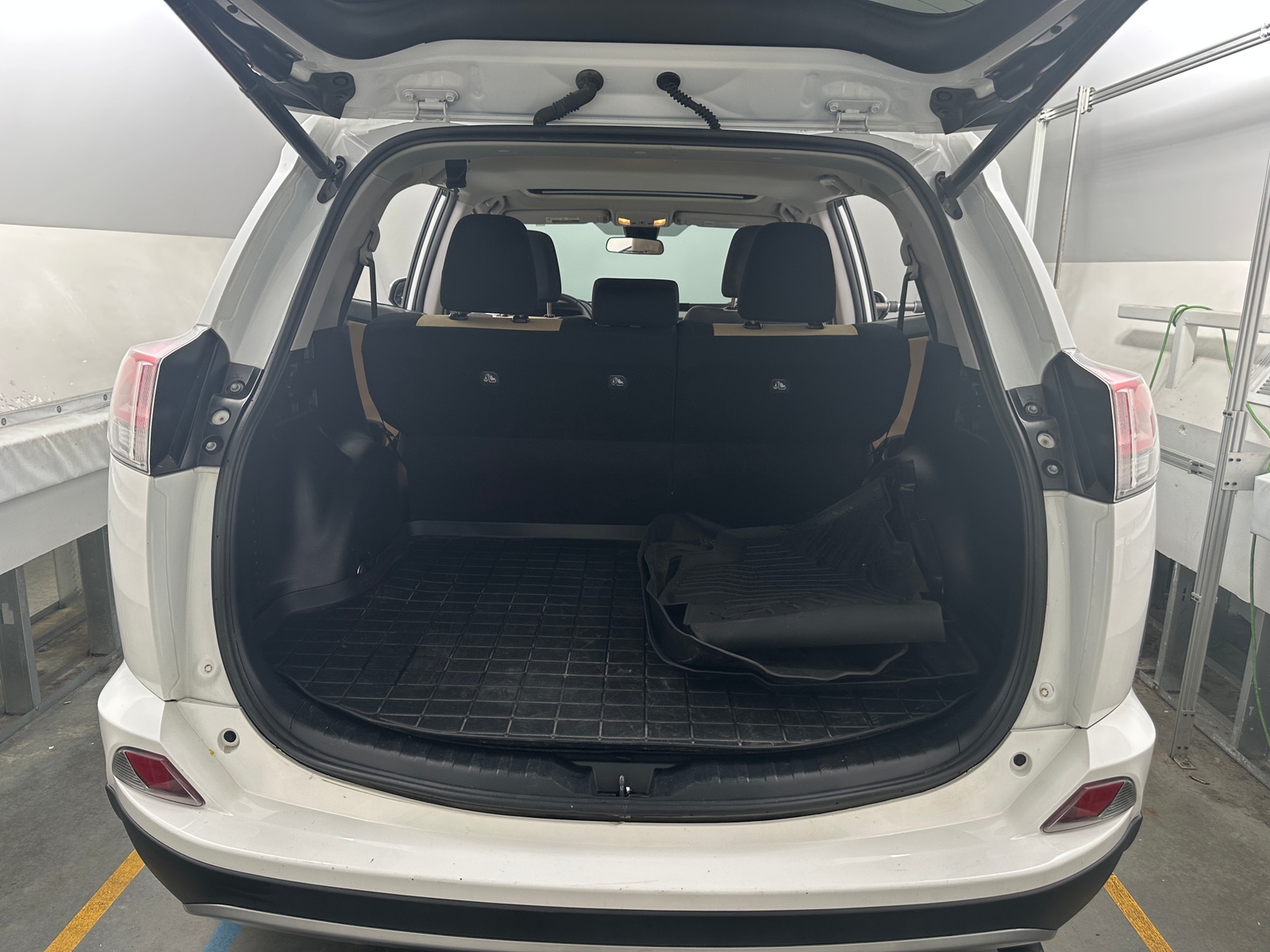 Thumbnail: 2017 Toyota RAV4 - 7