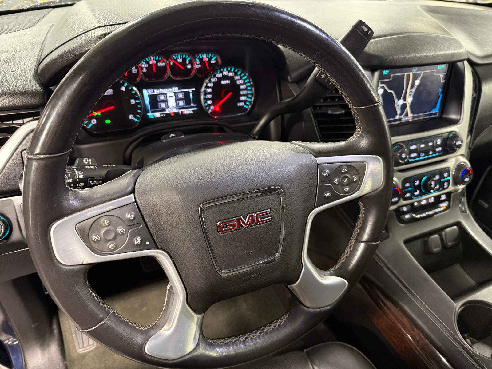 Thumbnail: 2017 GMC Yukon - 4