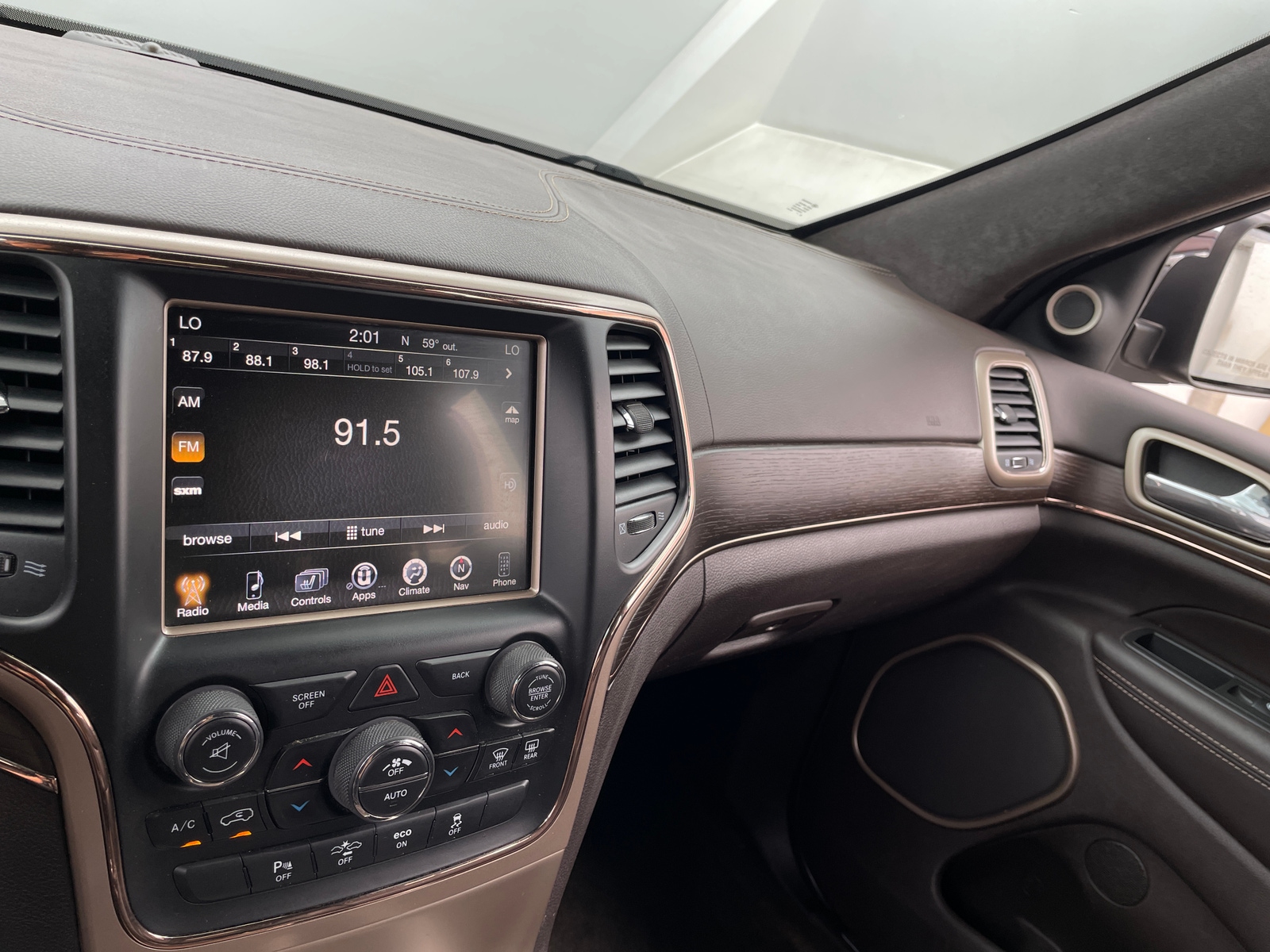 Thumbnail: 2014 Jeep Grand Cherokee - 3