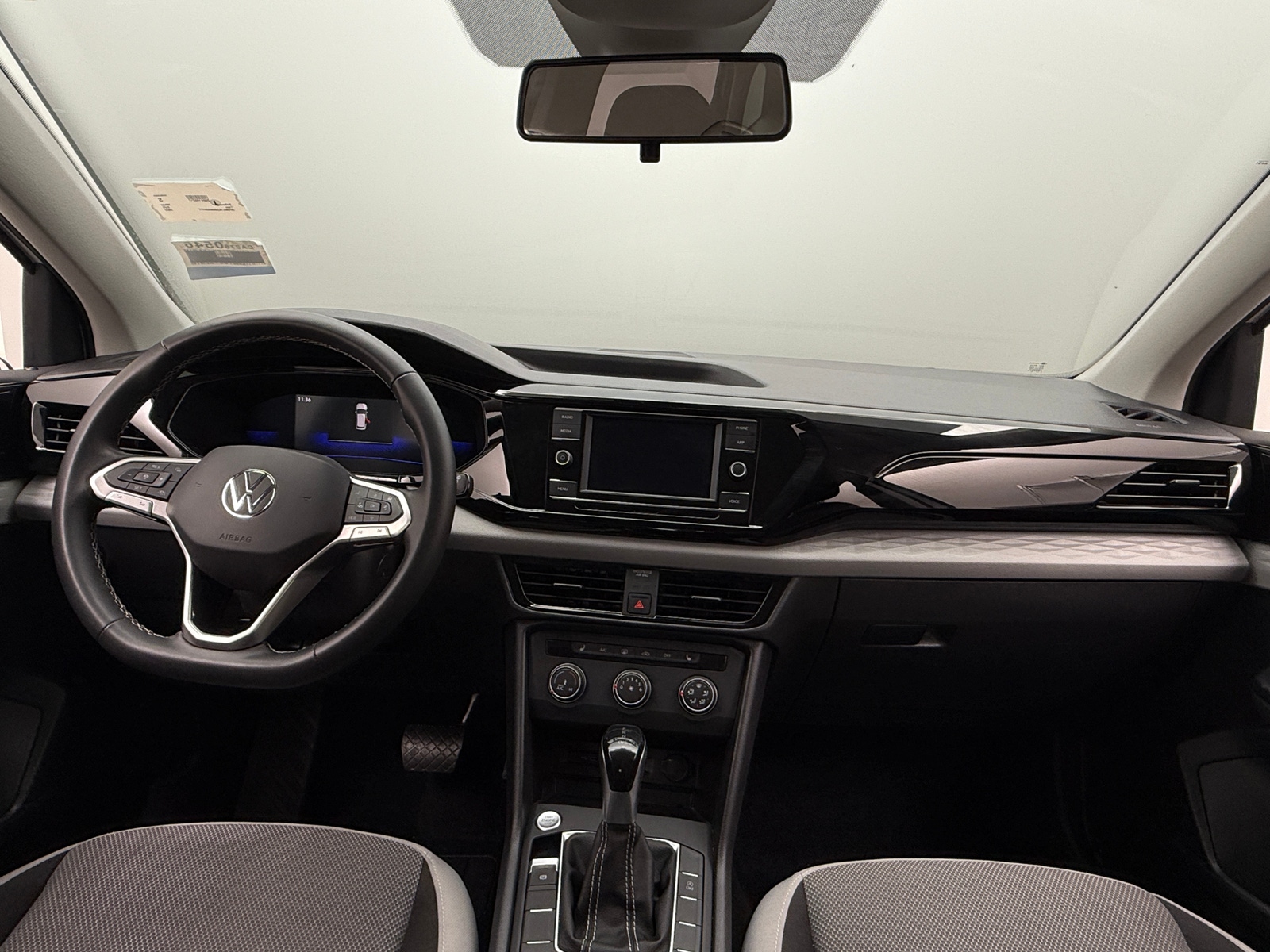 Thumbnail: 2022 Volkswagen Taos - 3