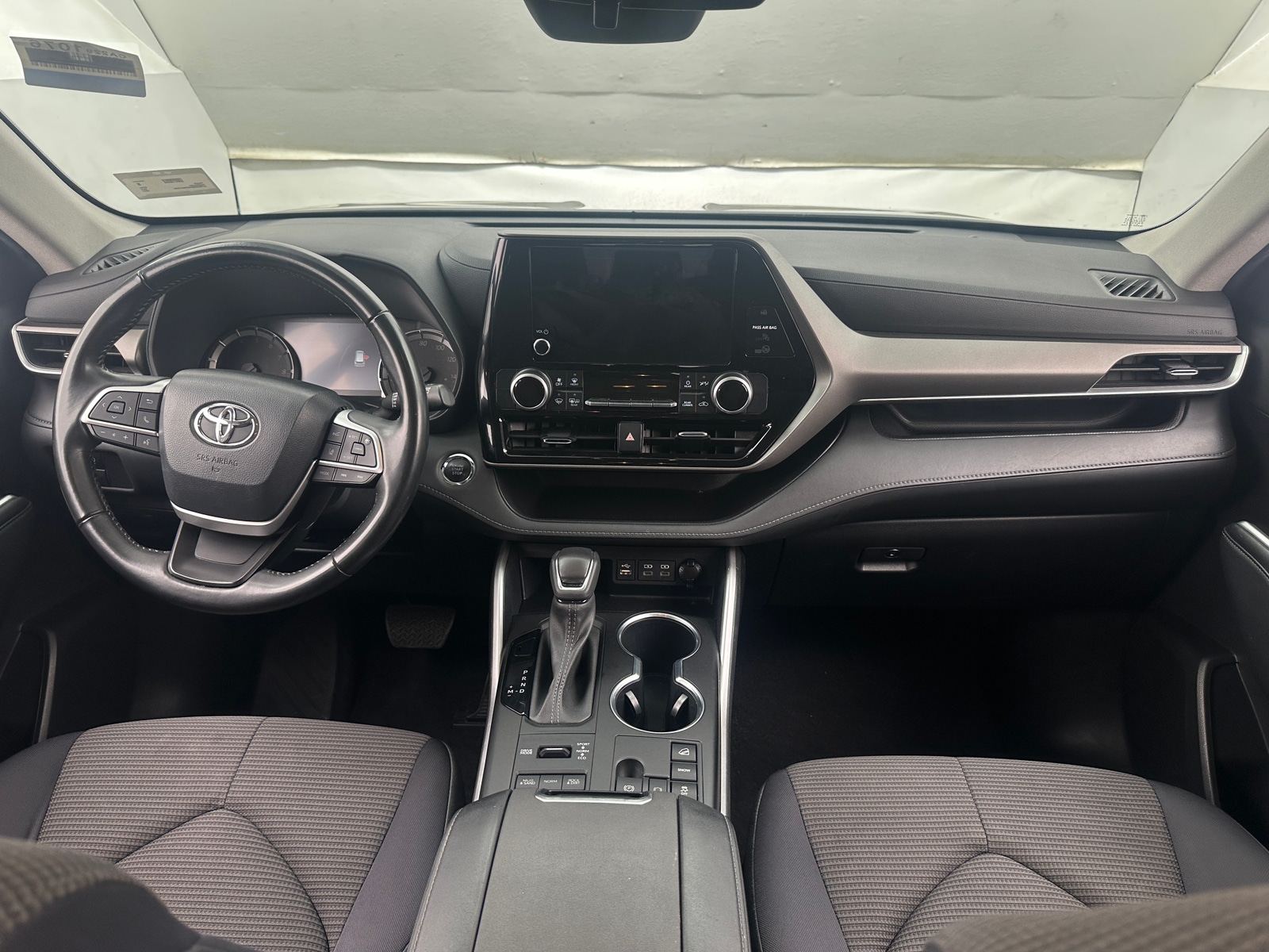 Thumbnail: 2023 Toyota Highlander - 3
