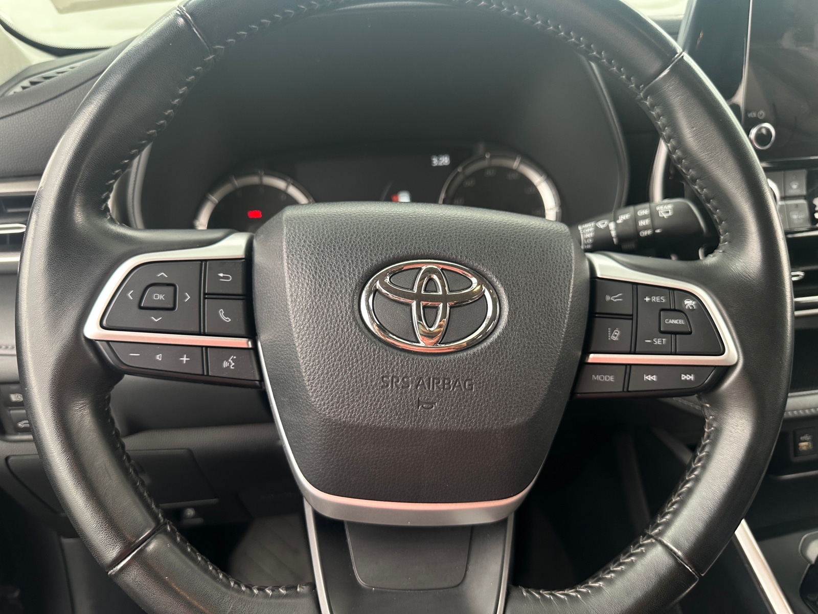 Thumbnail: 2023 Toyota Highlander - 5