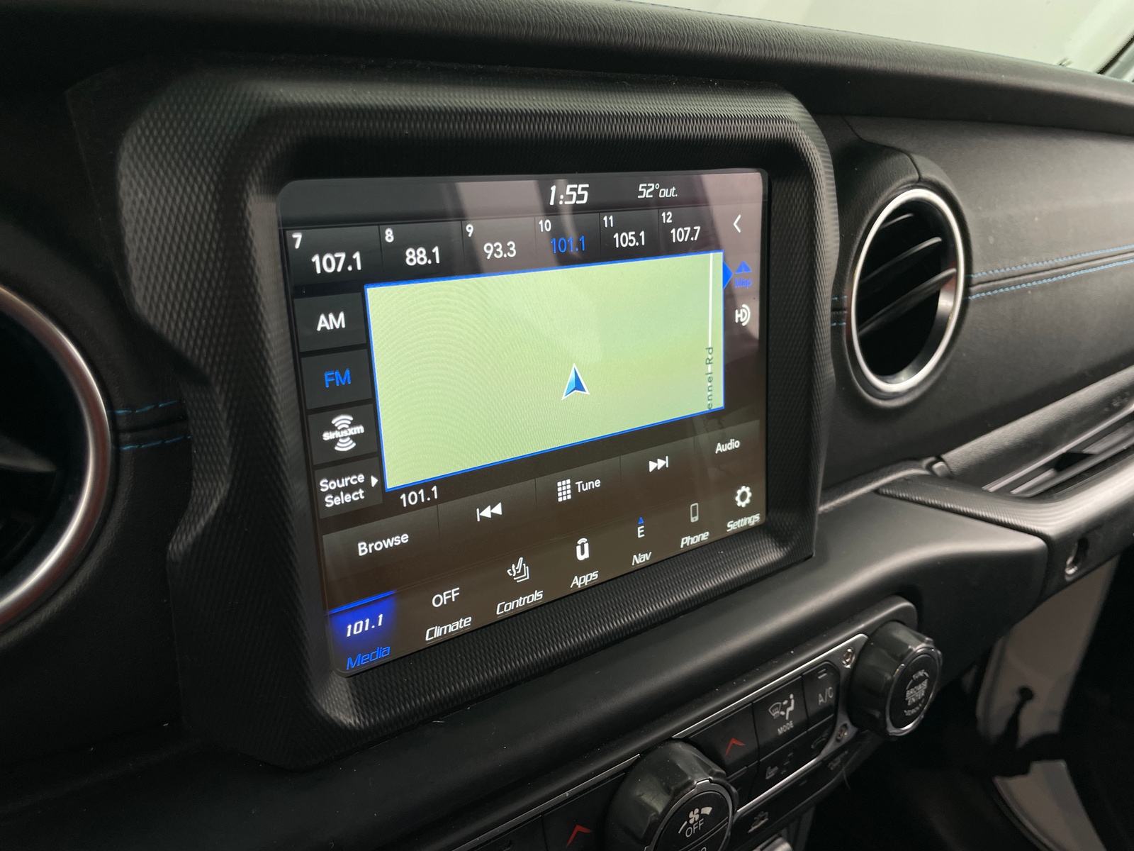 Thumbnail: 2022 Jeep Wrangler - 3