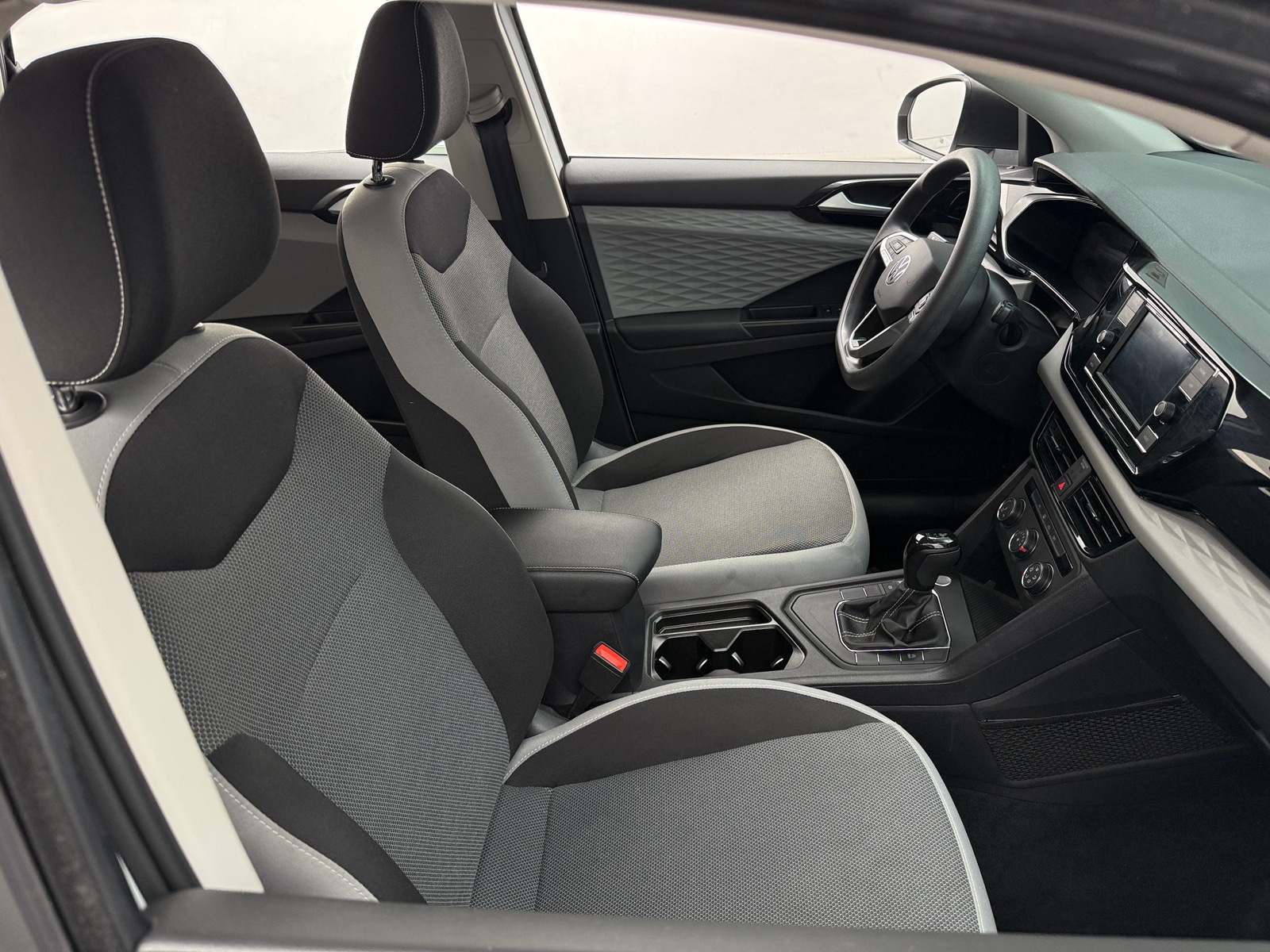 Thumbnail: 2022 Volkswagen Taos - 2