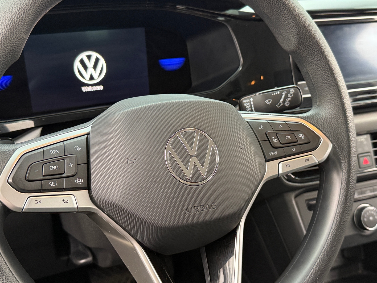 Thumbnail: 2022 Volkswagen Taos - 5