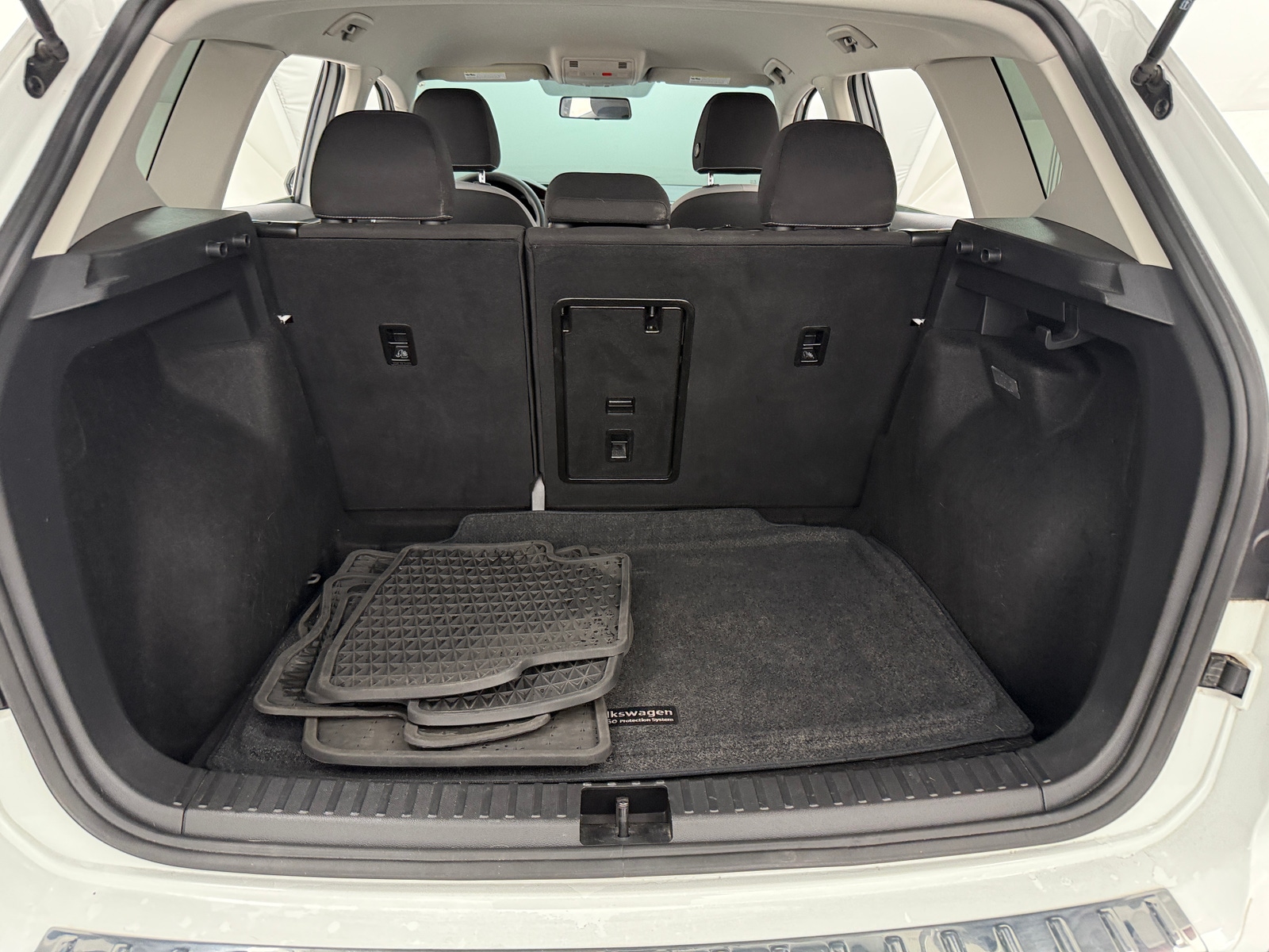 Thumbnail: 2022 Volkswagen Taos - 7