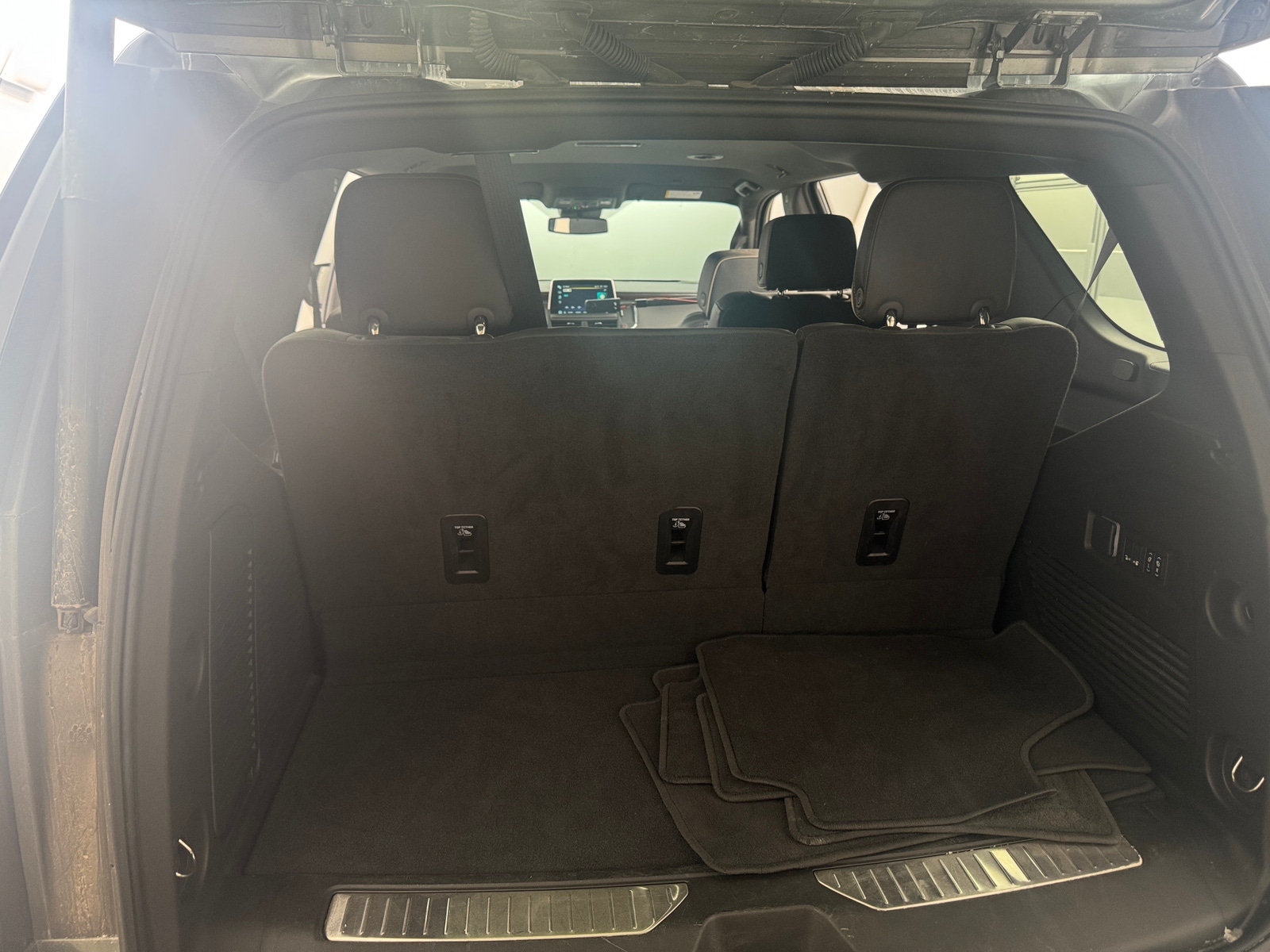 Thumbnail: 2024 Chevrolet Tahoe - 6