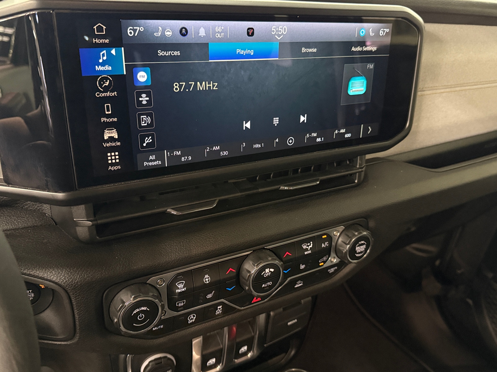 Thumbnail: 2024 Jeep Wrangler - 4