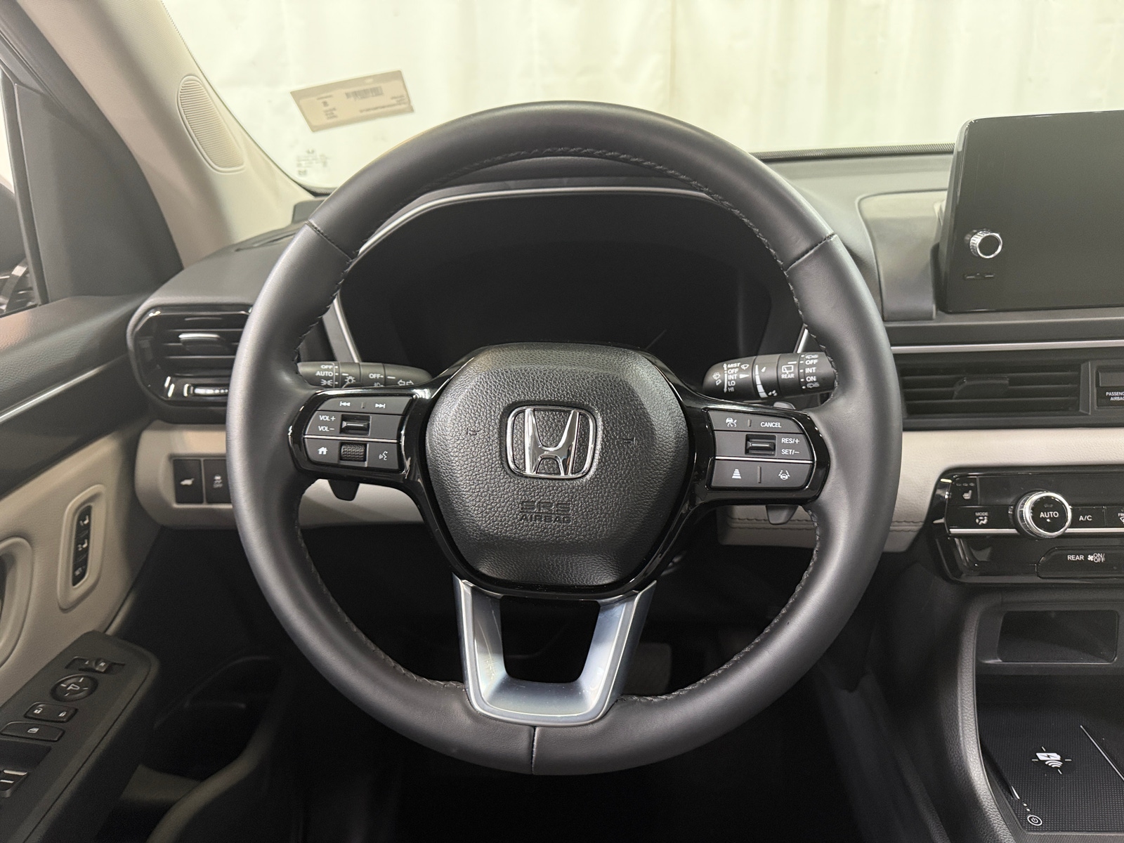 Thumbnail: 2023 Honda Pilot - 4