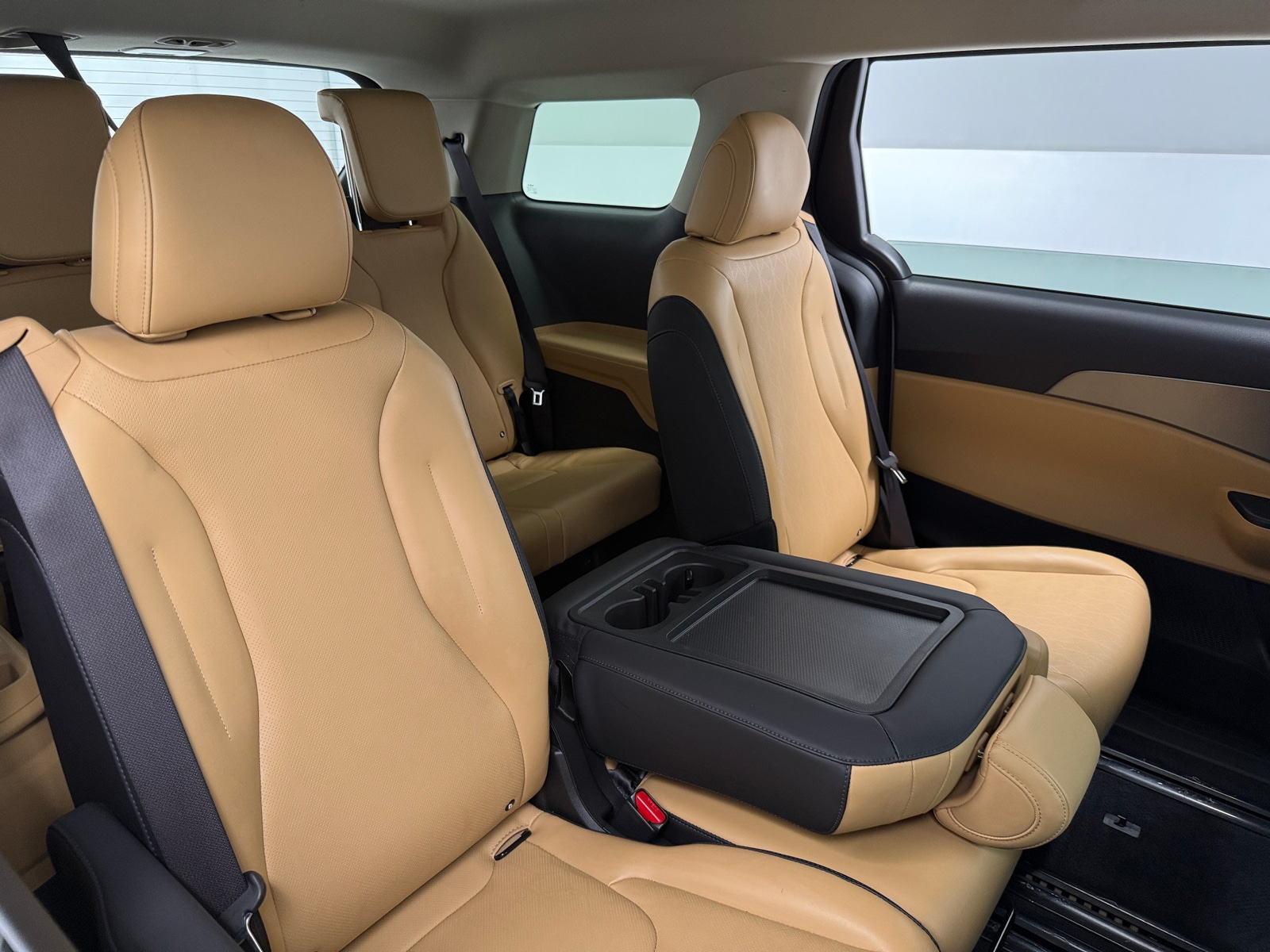 Thumbnail: 2023 Kia Carnival - 5