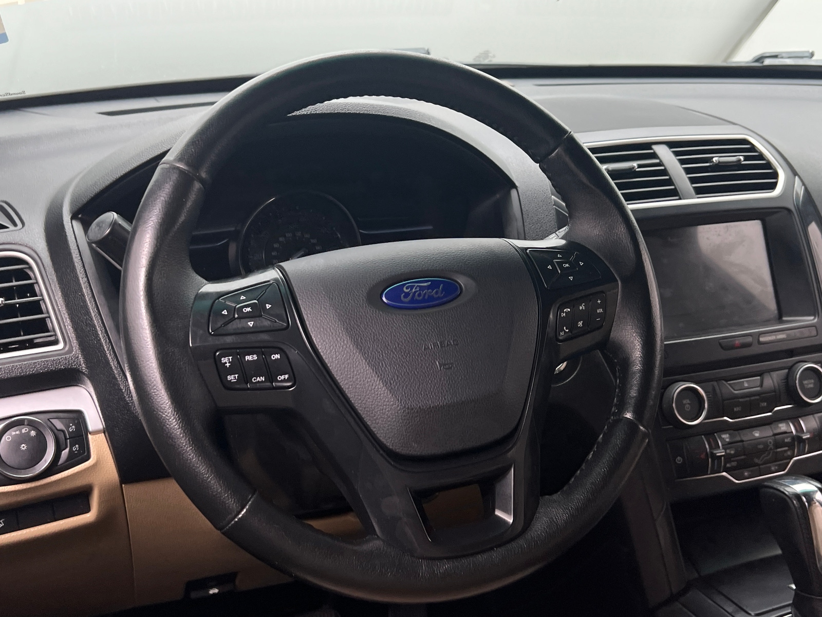 Thumbnail: 2017 Ford Explorer - 4