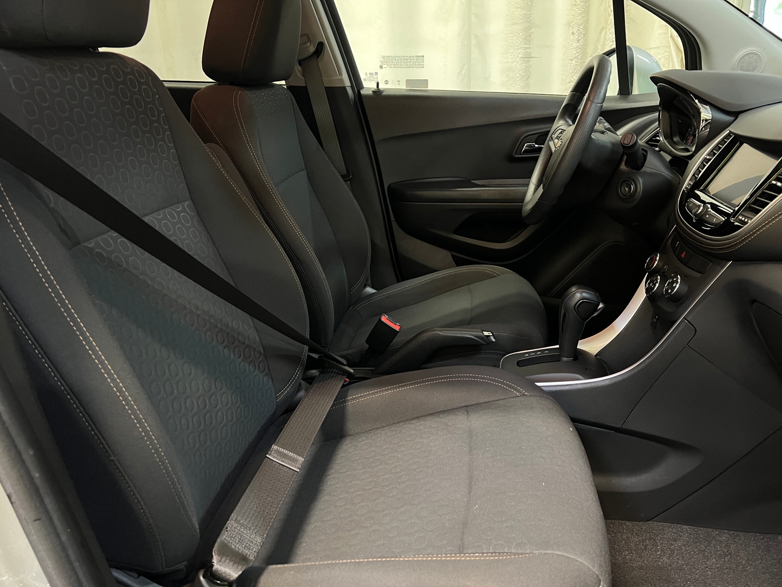Thumbnail: 2022 Chevrolet Trax - 2
