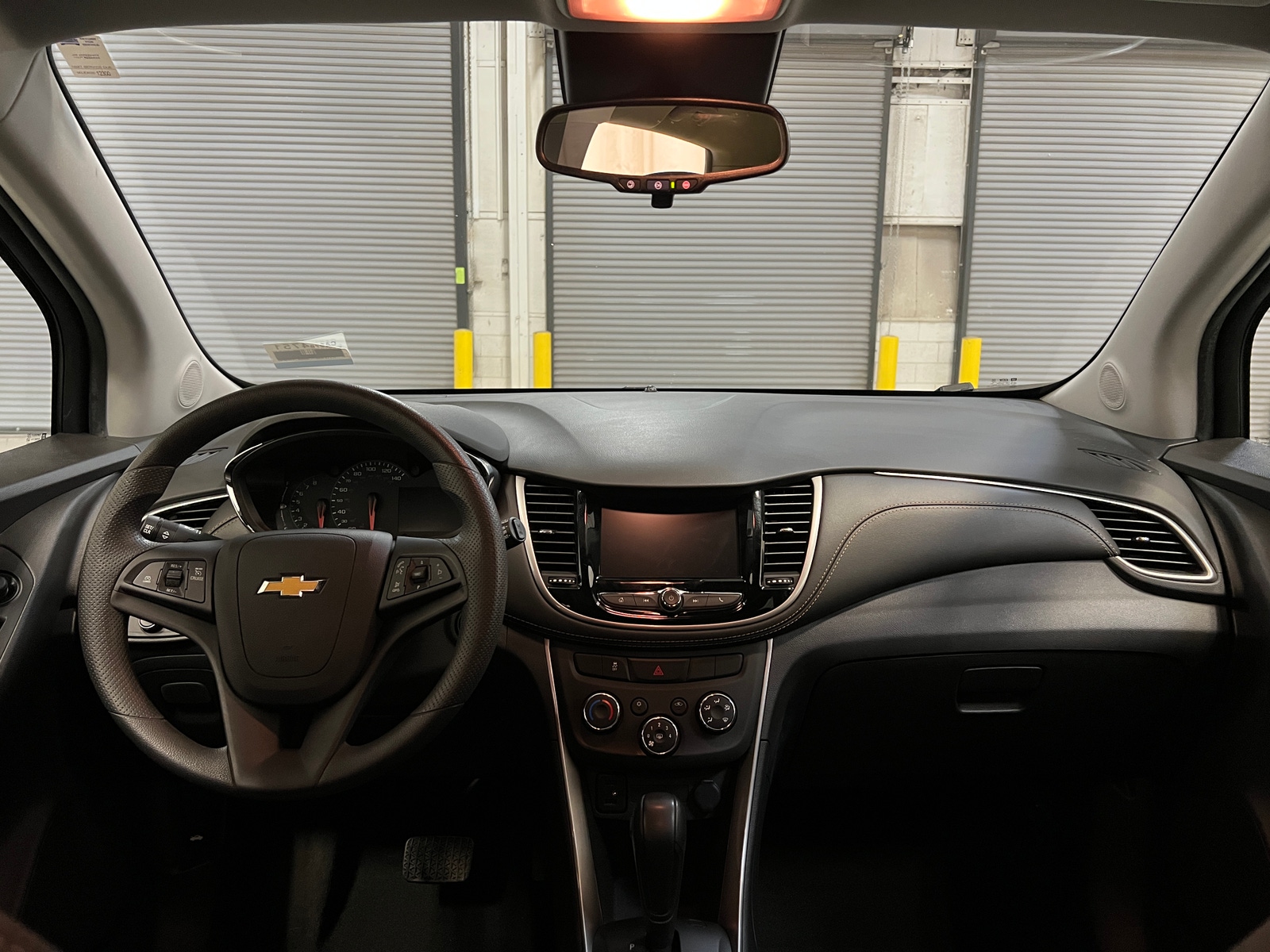 Thumbnail: 2022 Chevrolet Trax - 3
