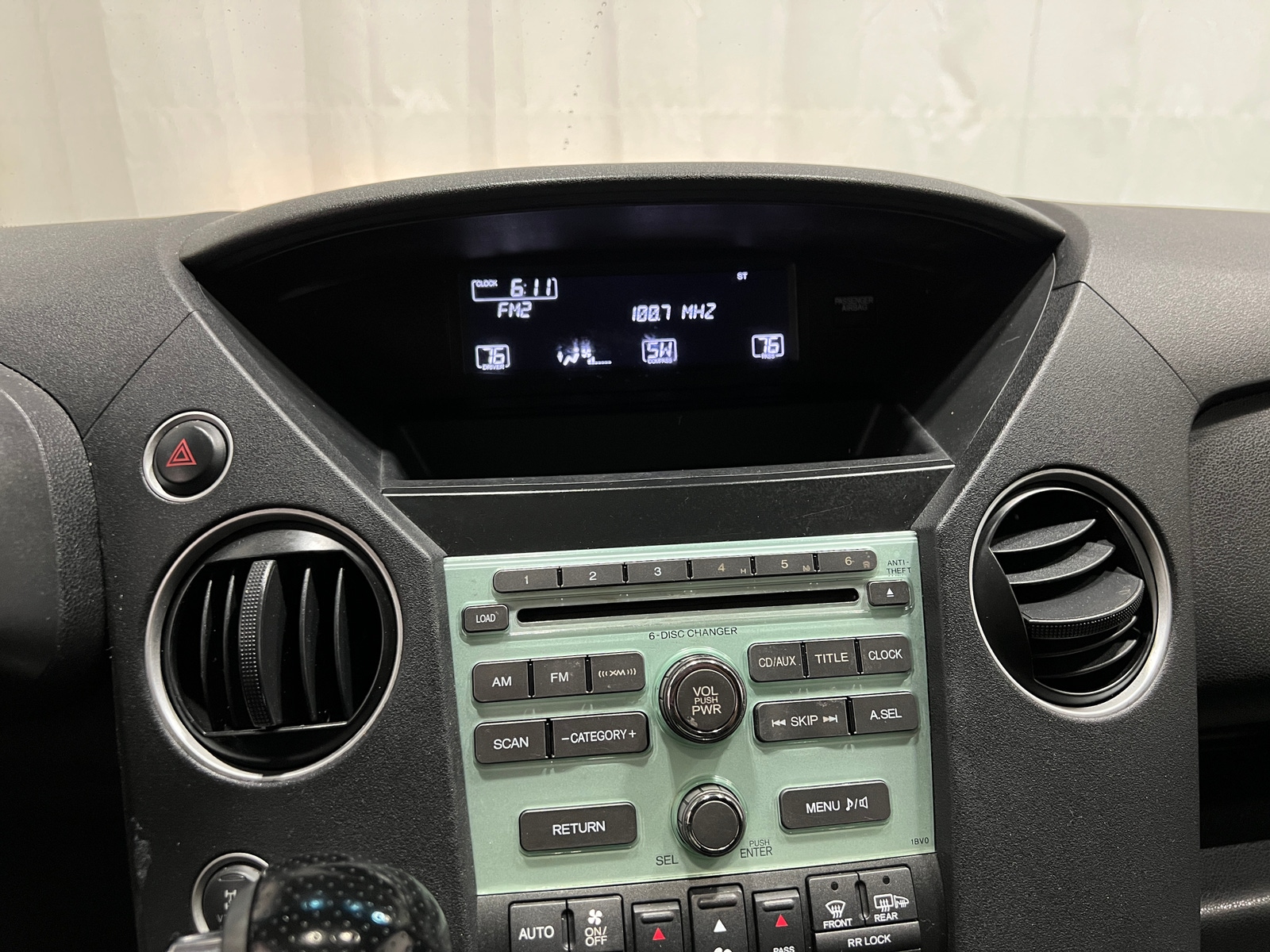 Thumbnail: 2011 Honda Pilot - 3