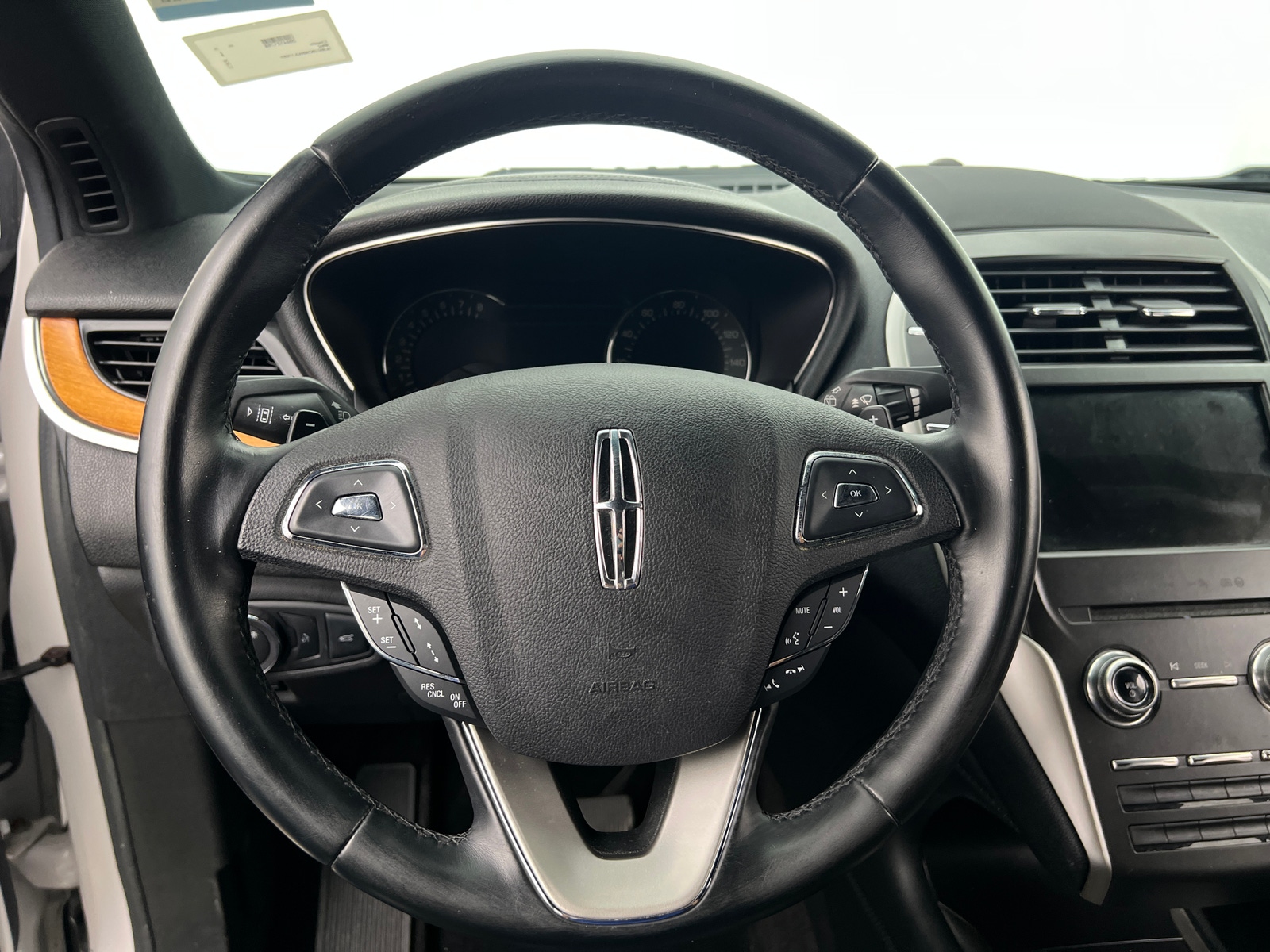 Thumbnail: 2017 Lincoln MKC - 4
