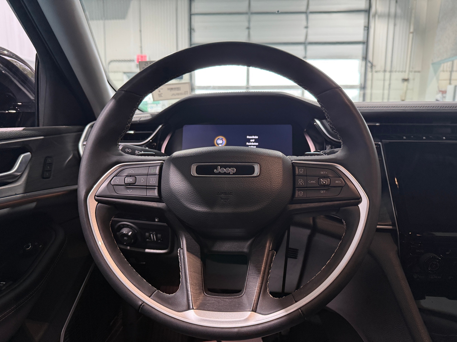 Thumbnail: 2022 Jeep Grand Cherokee - 4