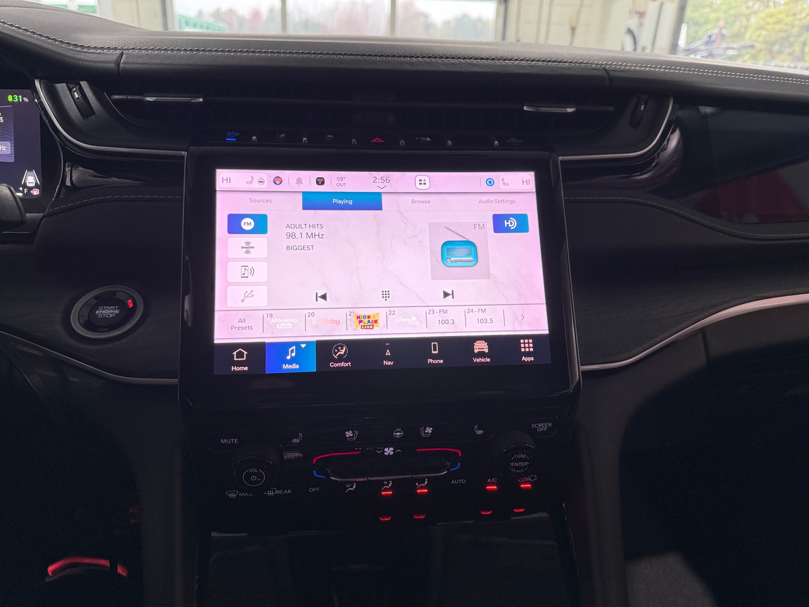 Thumbnail: 2022 Jeep Grand Cherokee - 3