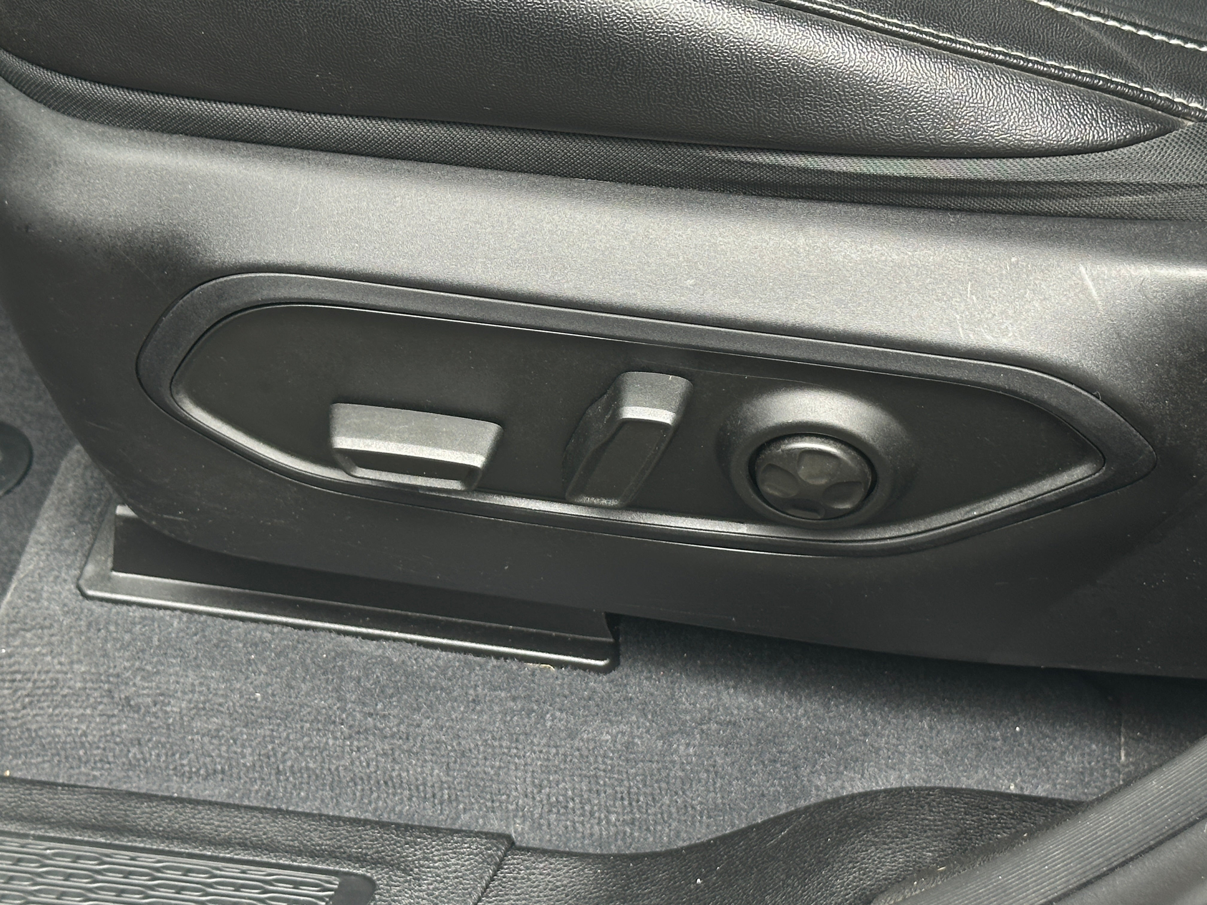 Used 2022 Jeep Grand Cherokee 4xe with VIN 1C4RJYB65N8757098 for sale in Eagan, Minnesota