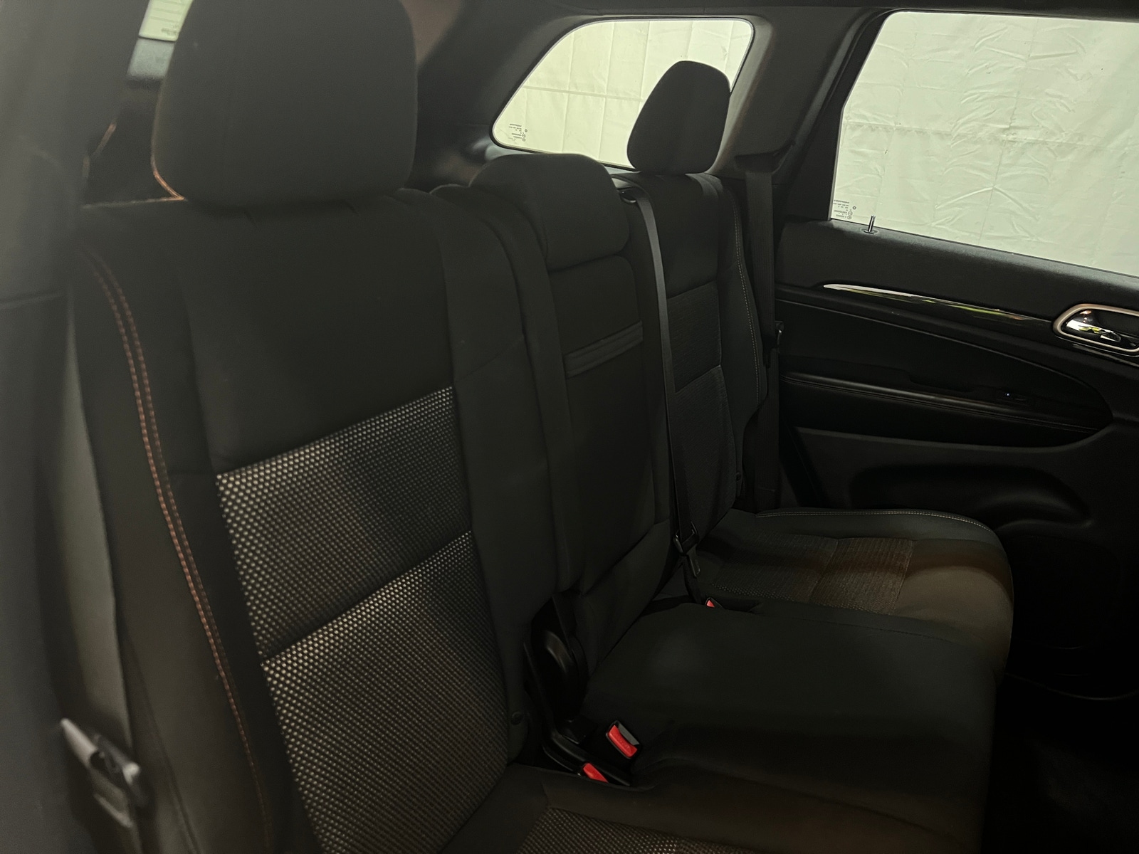 Thumbnail: 2017 Jeep Grand Cherokee - 6