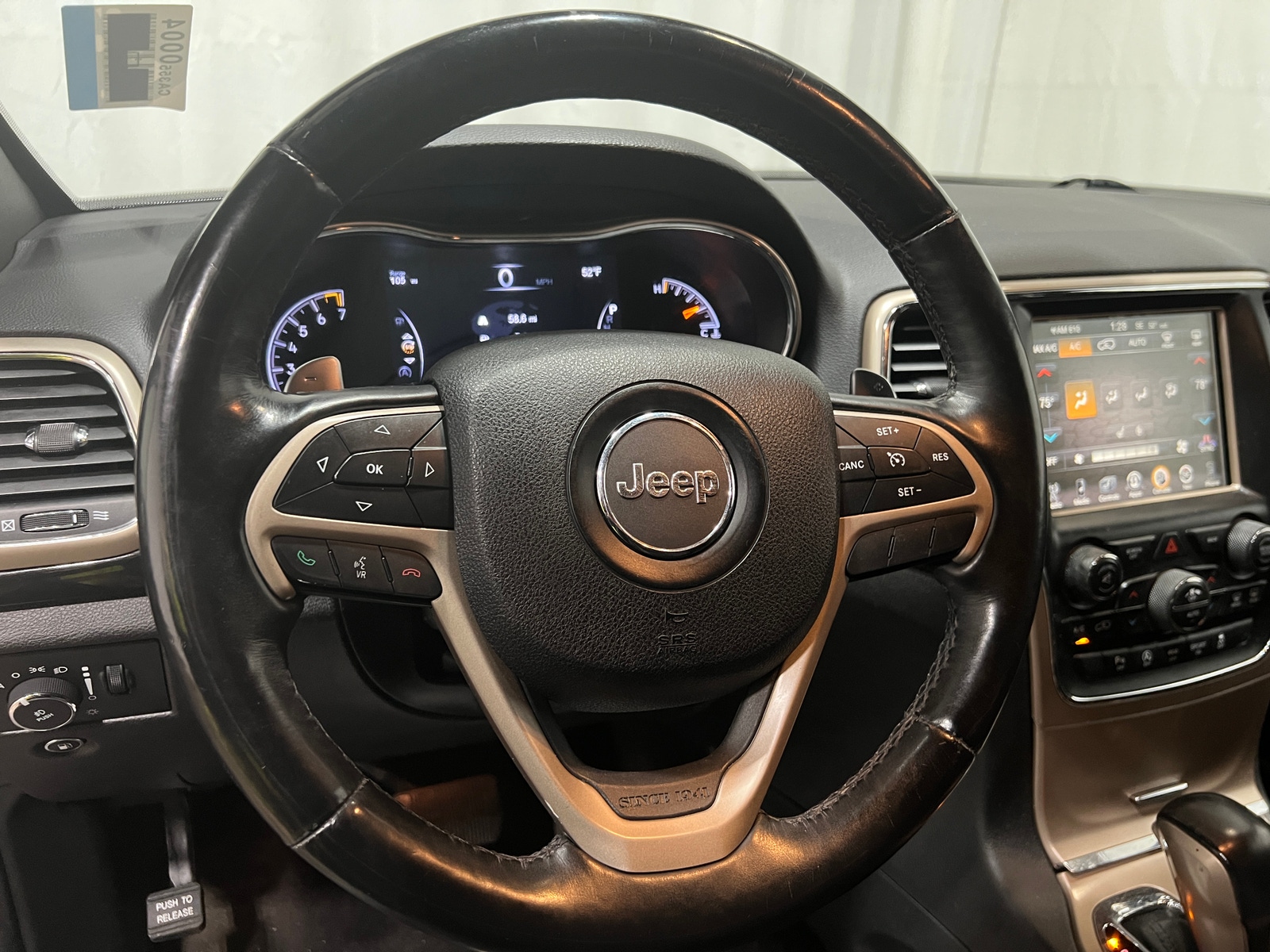 Thumbnail: 2017 Jeep Grand Cherokee - 5