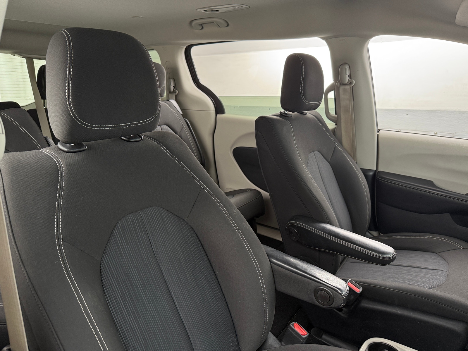 Thumbnail: 2020 Chrysler Voyager - 2