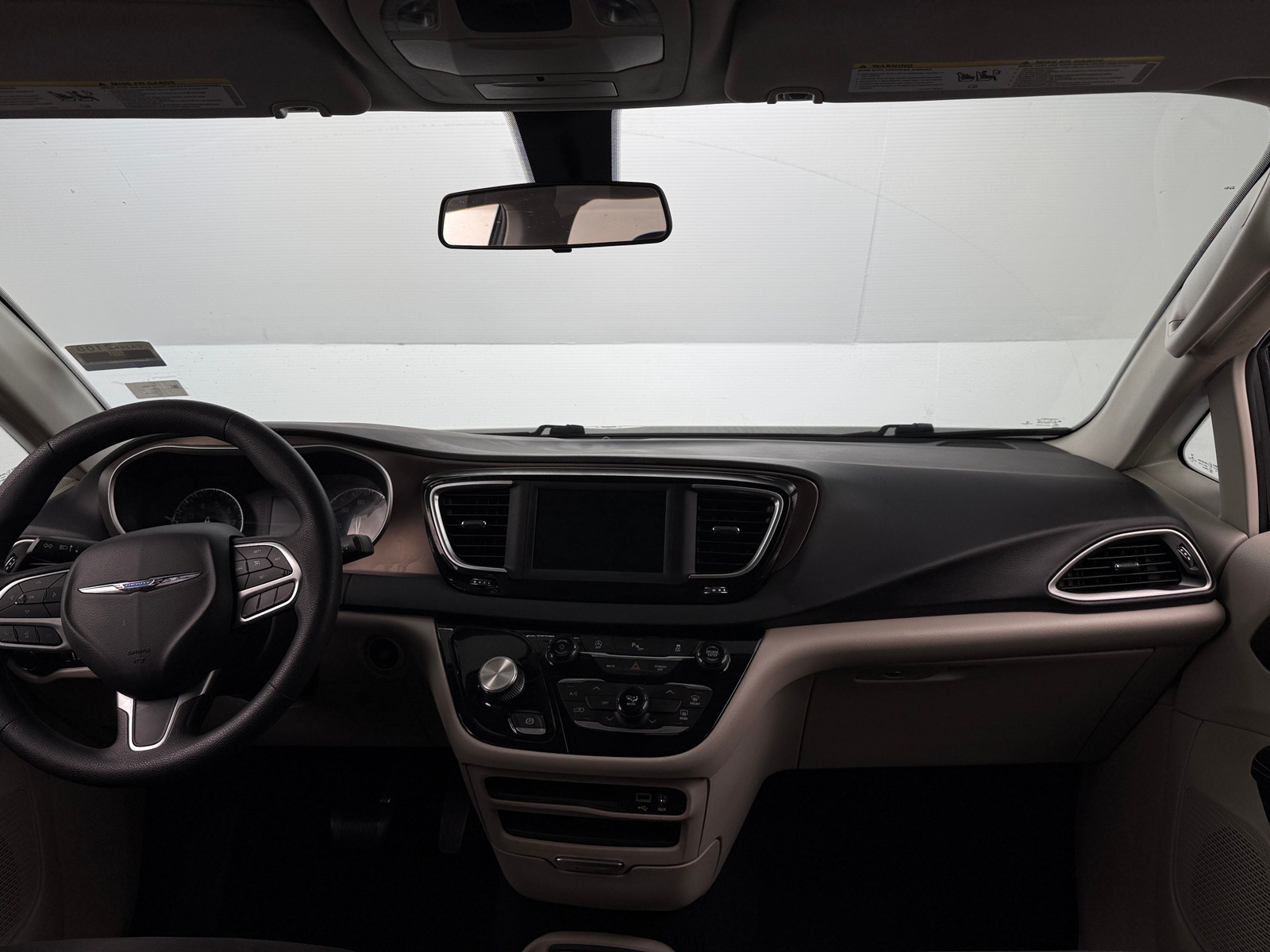 Thumbnail: 2020 Chrysler Voyager - 3