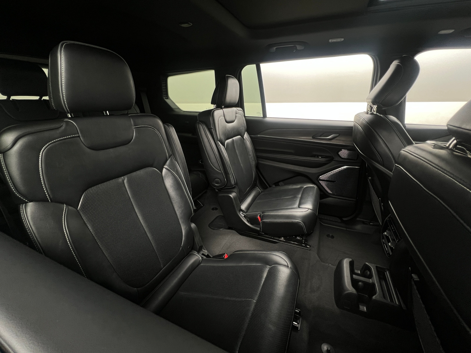 Thumbnail: 2022 Jeep Grand Cherokee L - 5
