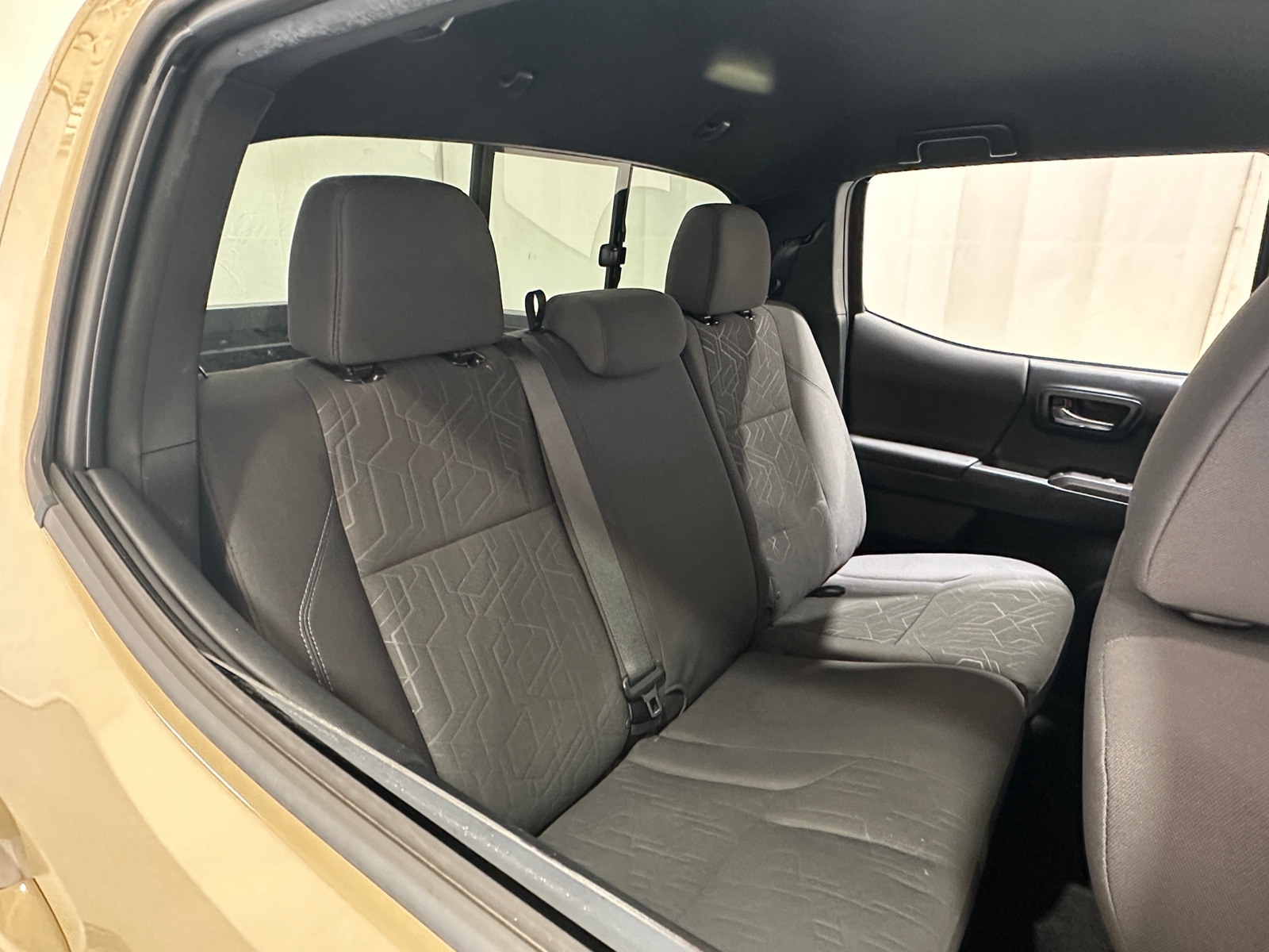 Thumbnail: 2016 Toyota Tacoma - 6
