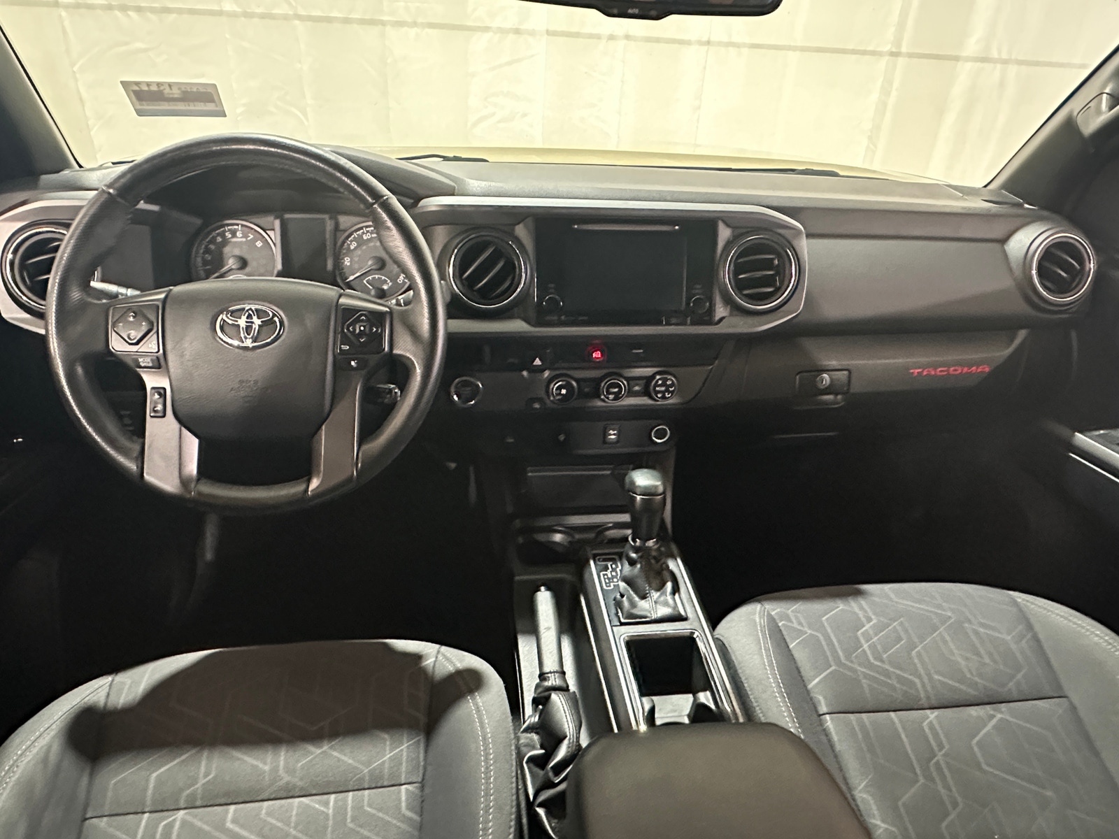 Thumbnail: 2016 Toyota Tacoma - 3