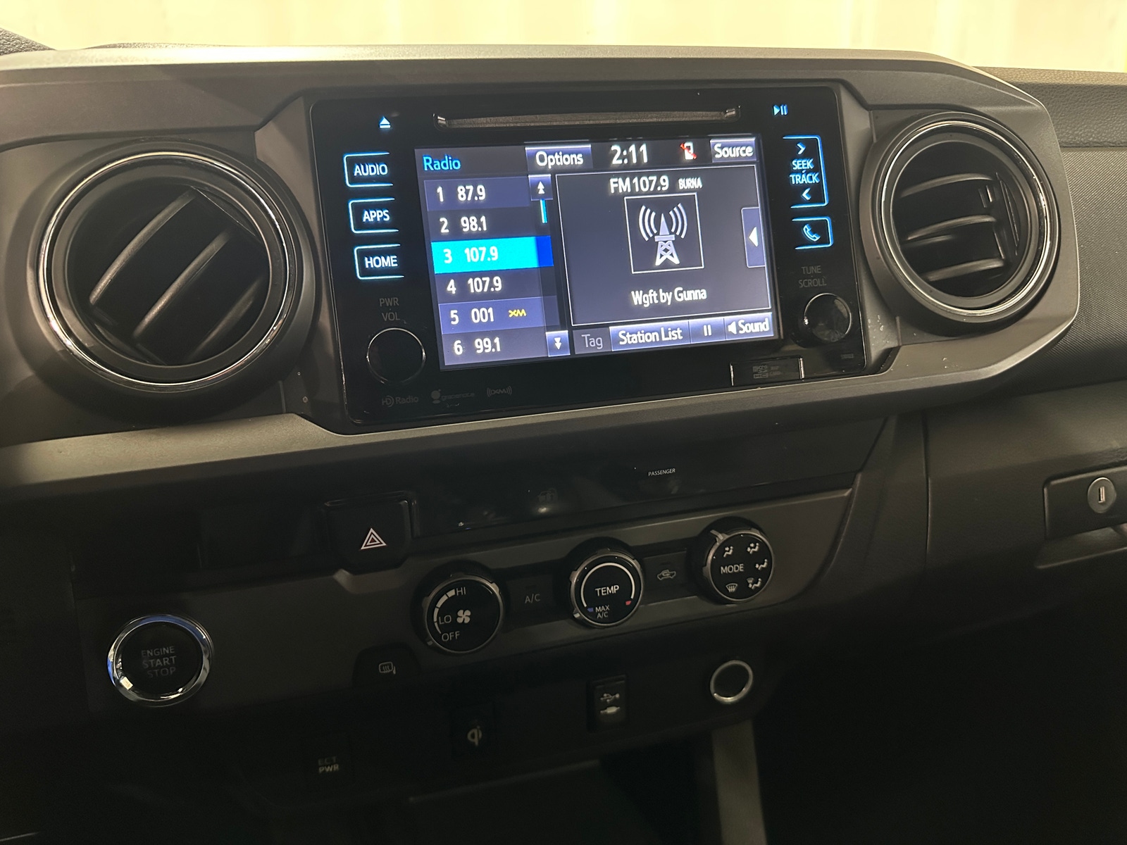 Thumbnail: 2016 Toyota Tacoma - 4