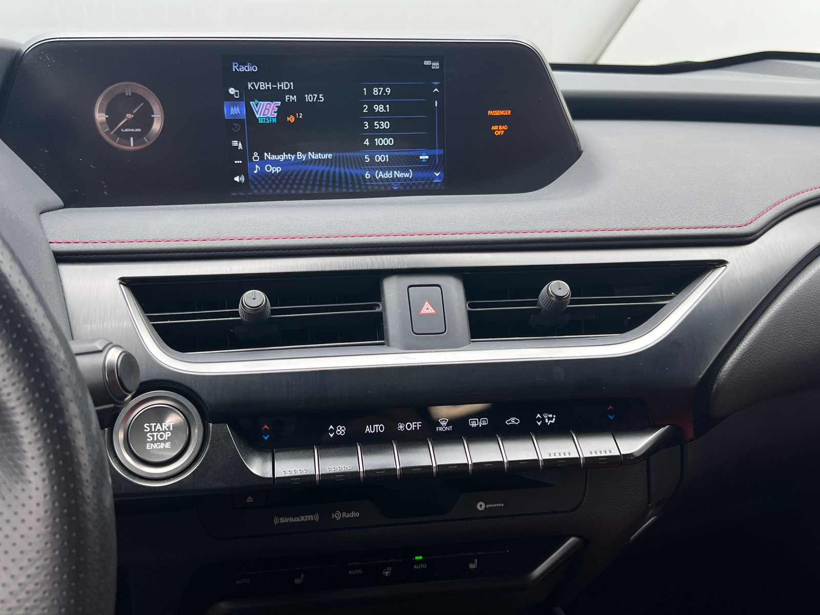 Thumbnail: 2019 Lexus UX - 3