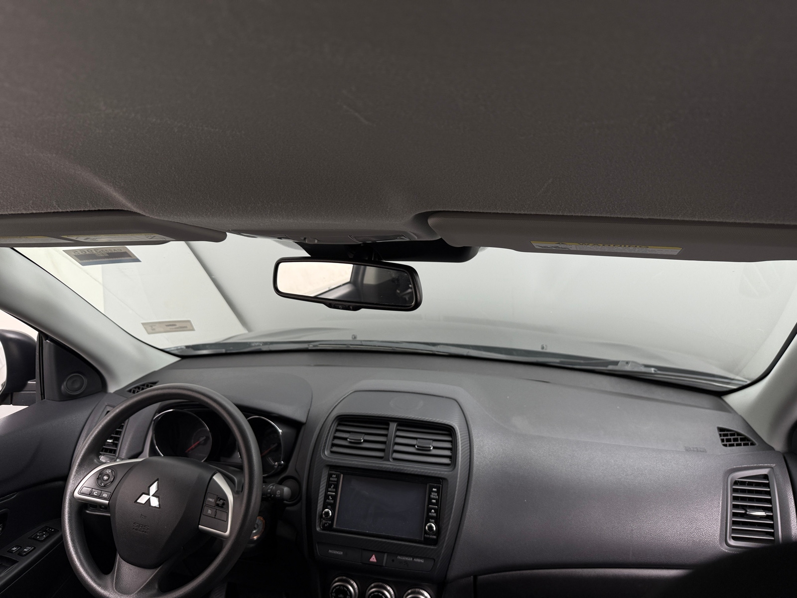 Thumbnail: 2023 Mitsubishi Outlander Sport - 3