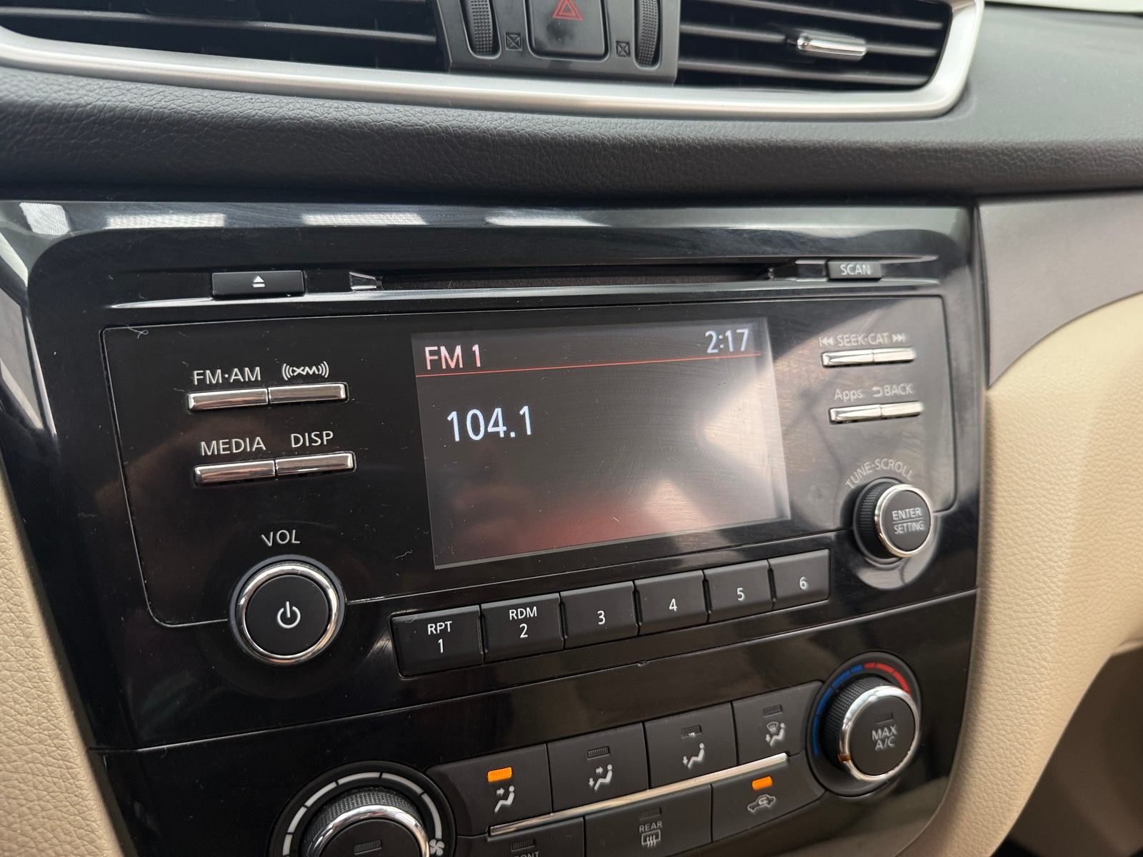 Thumbnail: 2016 Nissan Rogue - 4