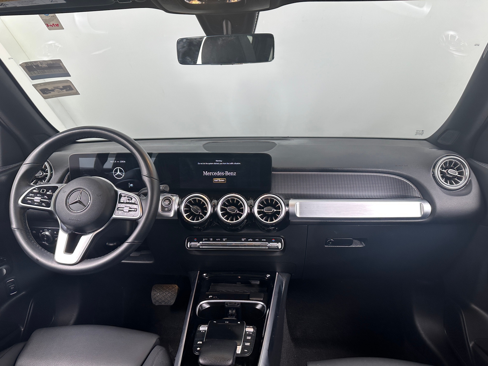 Thumbnail: 2022 Mercedes-Benz GLB - 2